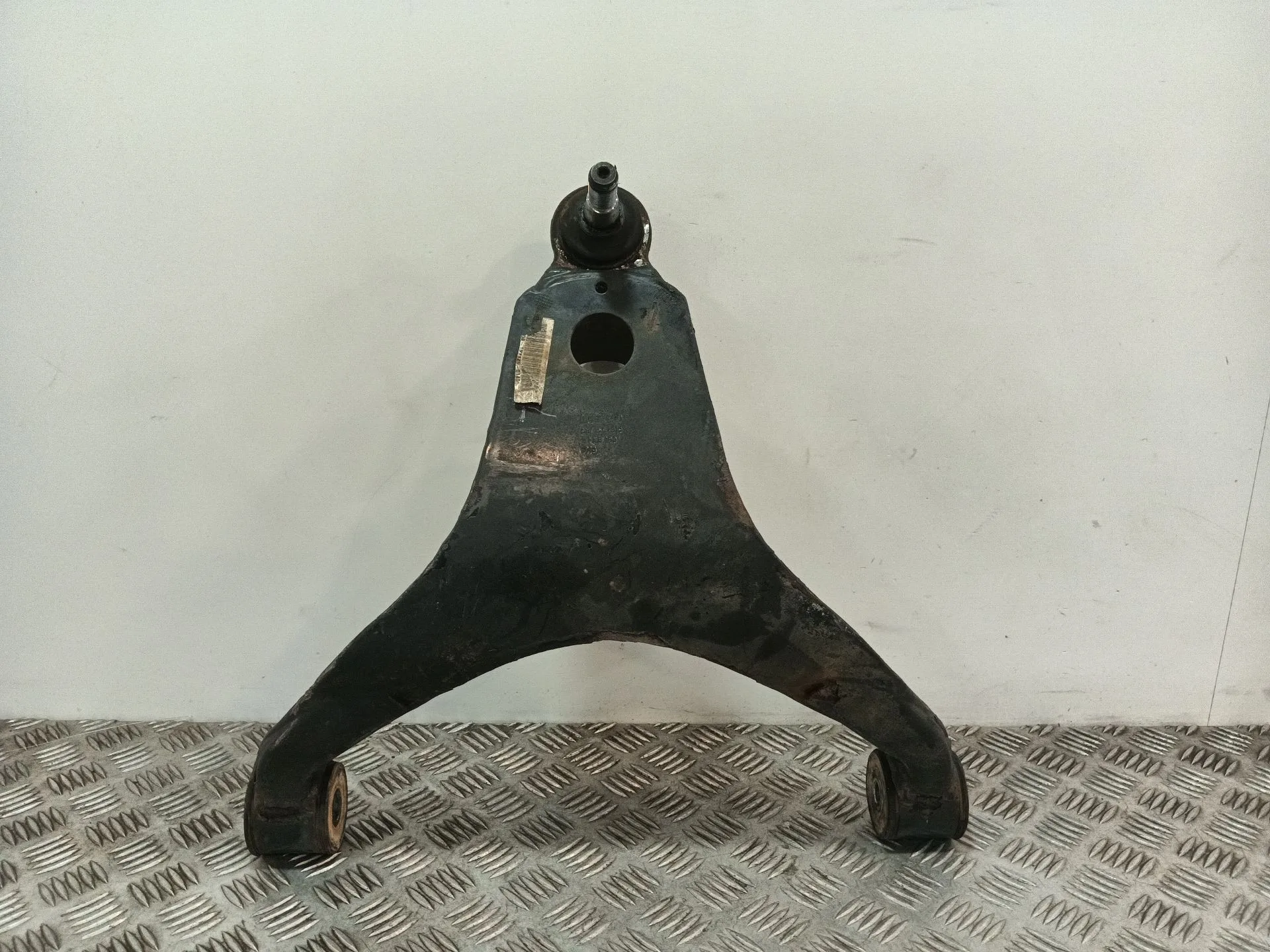 Brazo Suspension Inferior Delantero Izquierdo para Iveco Daily Vi Furgoneta