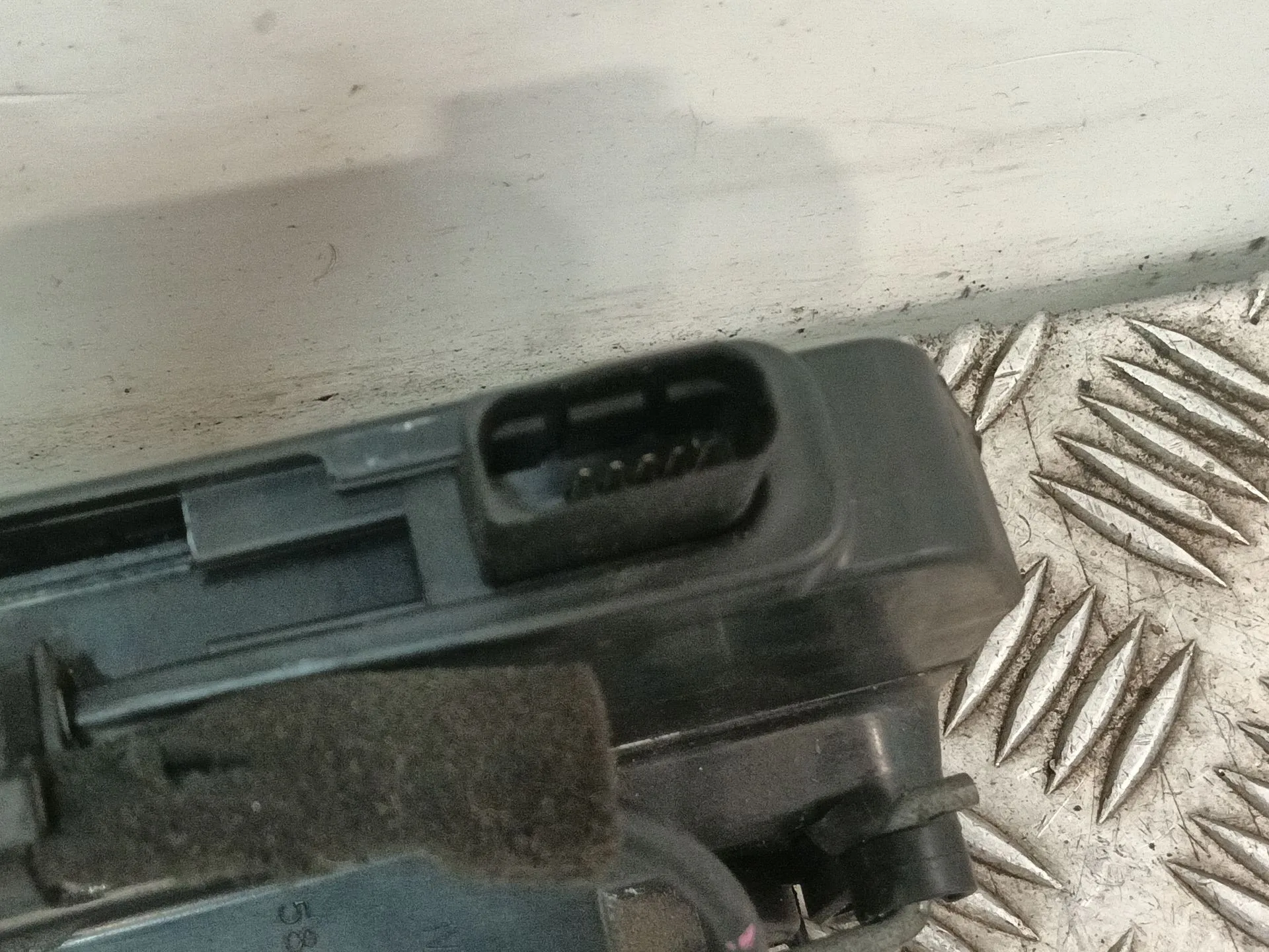 Cerradura Puerta Delantera Izquierda para Iveco Daily Vi Furgoneta