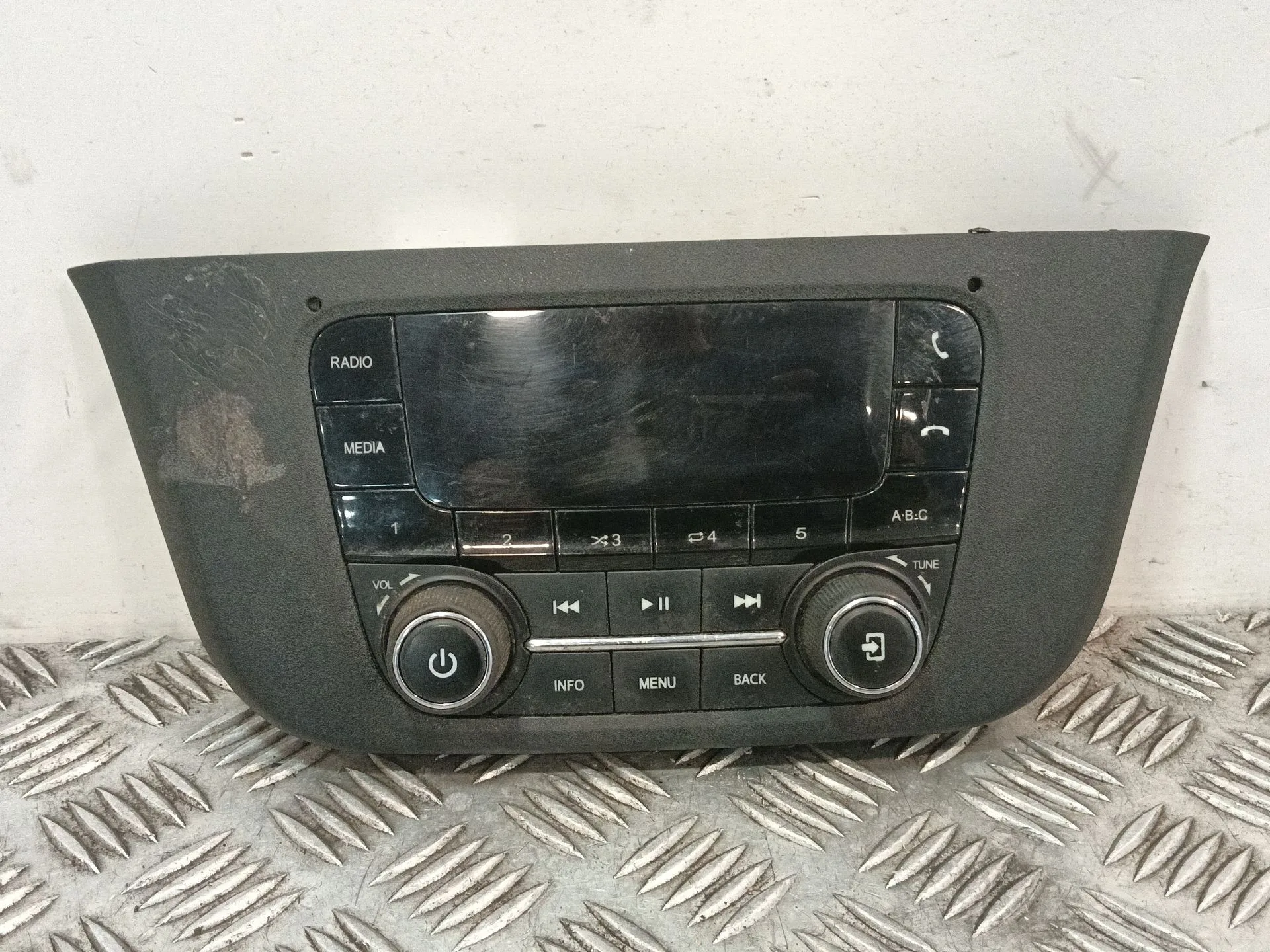 Pantalla / Mando Multifuncion para Iveco Daily Vi Furgoneta
