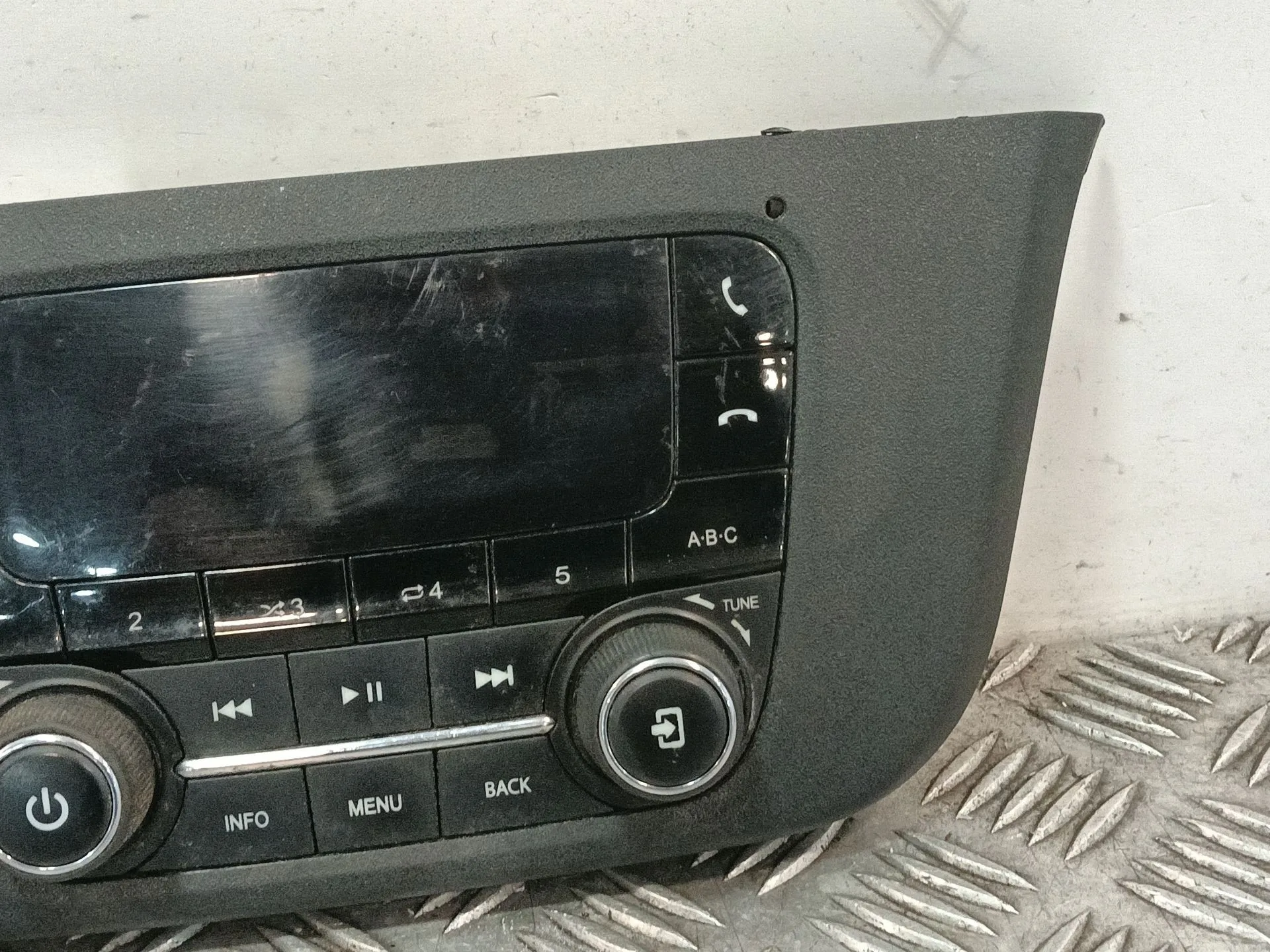 Pantalla / Mando Multifuncion para Iveco Daily Vi Furgoneta
