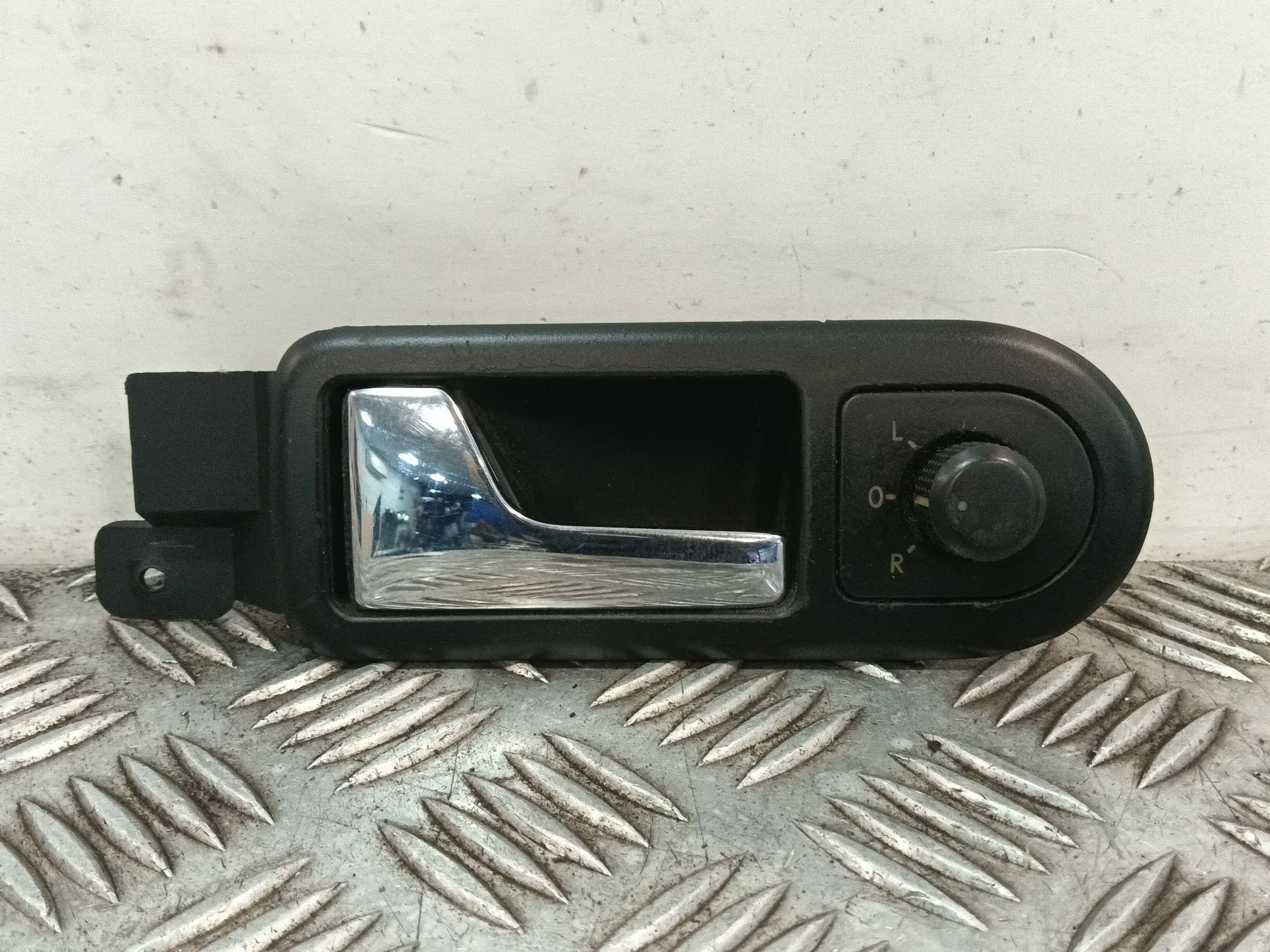 Maneta Interior Delantera Izquierda para Volkswagen Bora I (1J2)
