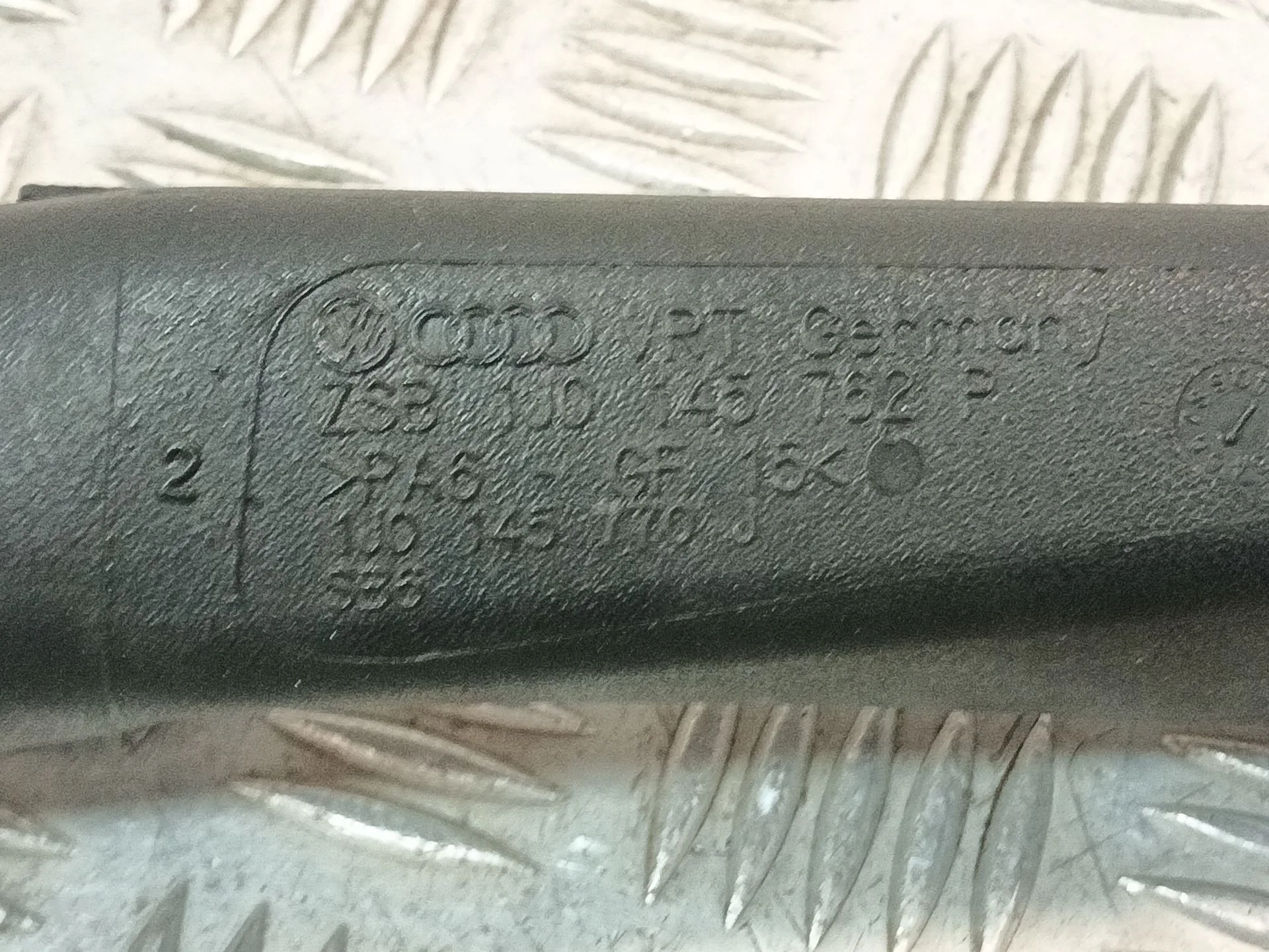 Tubo para Volkswagen Golf Iv (1J1)
