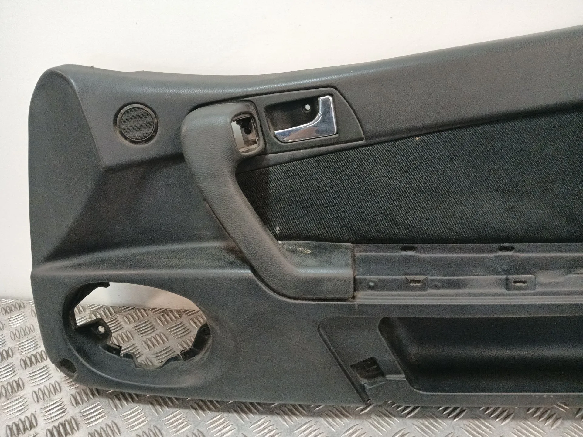 Guarnecido Puerta Delantera Derecha para Alfa Romeo Gtv (163)