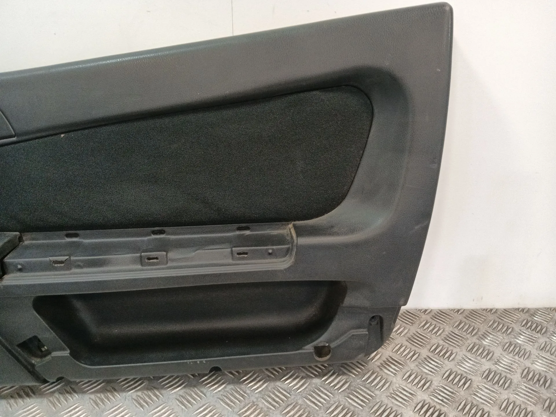 Guarnecido Puerta Delantera Derecha para Alfa Romeo Gtv (163)