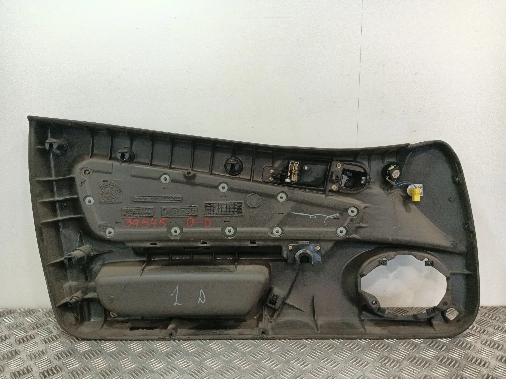 Guarnecido Puerta Delantera Derecha para Alfa Romeo Gtv (163)