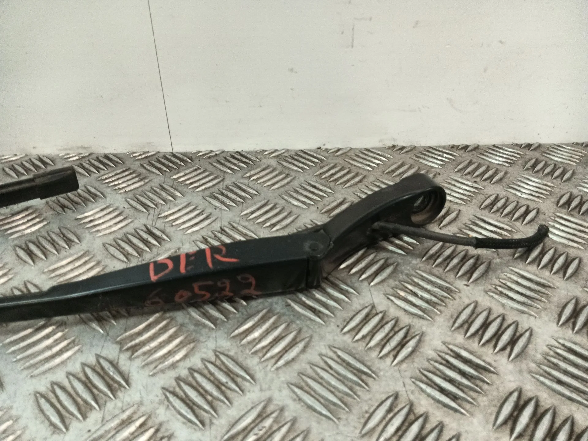 Brazo Limpia Delantero Derecho para Peugeot 3008 Ii Suv (Mc_, Mr_, Mj_, M4_)