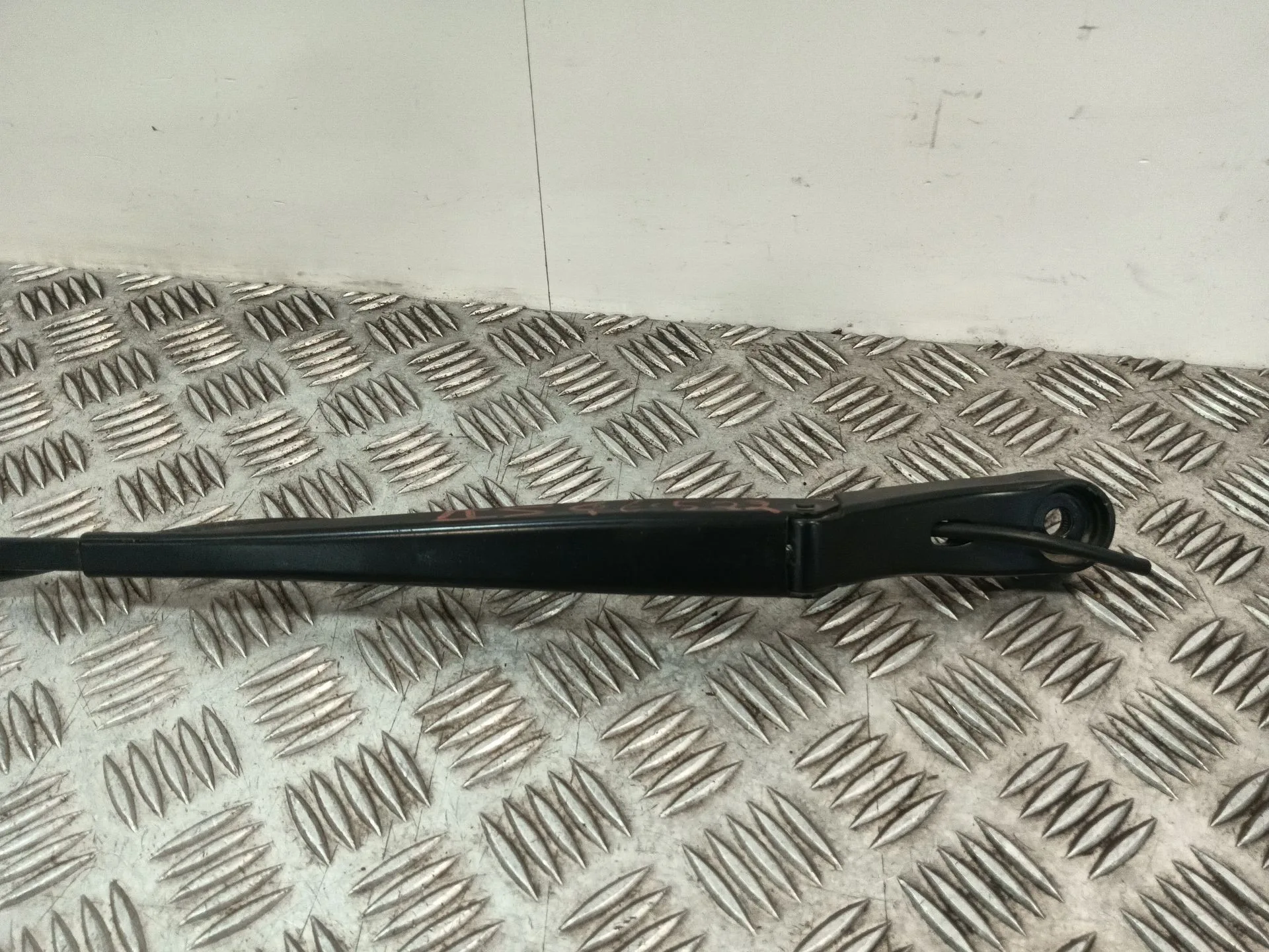 Brazo Limpia Delantero Izquierdo para Peugeot 3008 Ii Suv (Mc_, Mr_, Mj_, M4_)