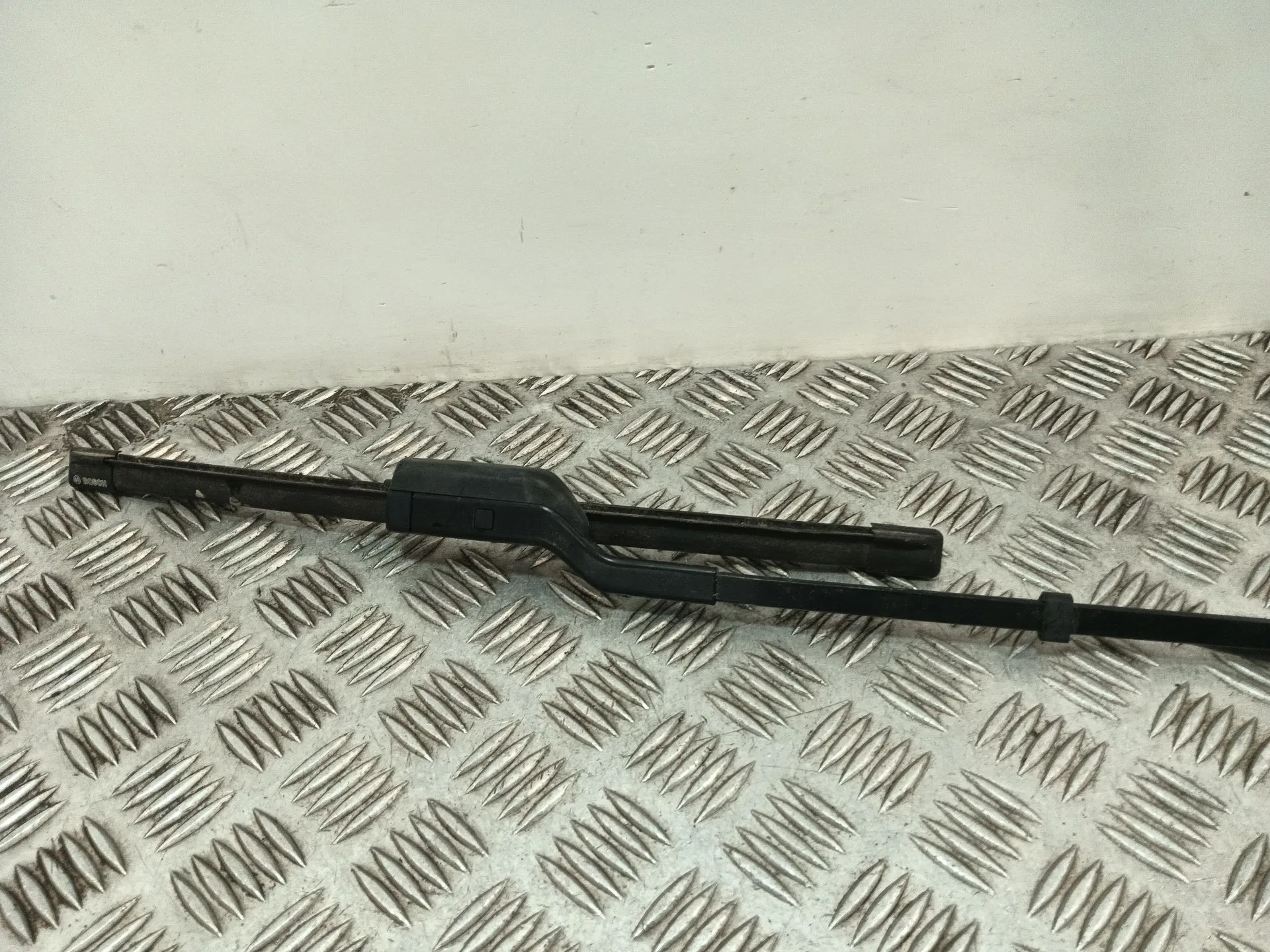 Brazo Limpia Delantero Izquierdo para Peugeot 3008 Ii Suv (Mc_, Mr_, Mj_, M4_)