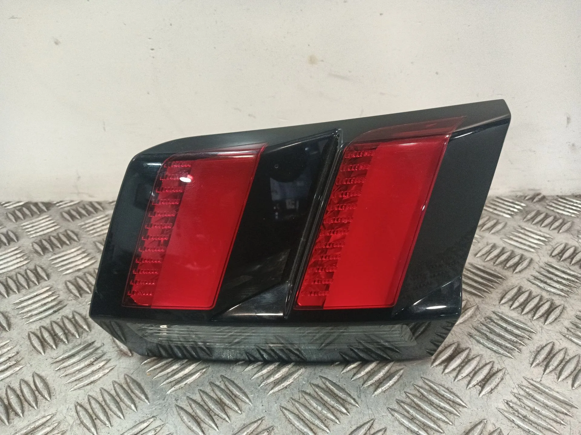 Piloto Trasero Derecho Interior para Peugeot 3008 Ii Suv (Mc_, Mr_, Mj_, M4_)
