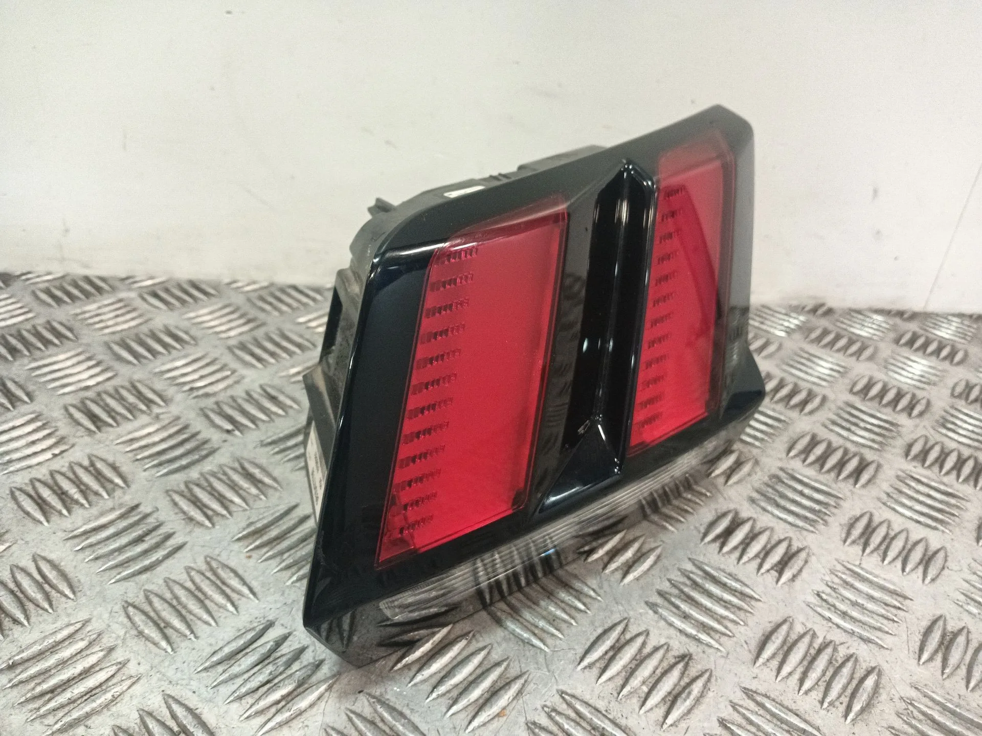 Piloto Trasero Derecho Interior para Peugeot 3008 Ii Suv (Mc_, Mr_, Mj_, M4_)