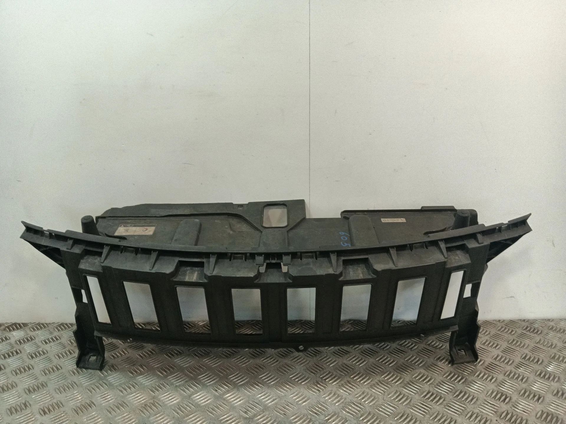 Travesano Superior Parte Frontal para Peugeot 3008 Ii Suv (Mc_, Mr_, Mj_, M4_)