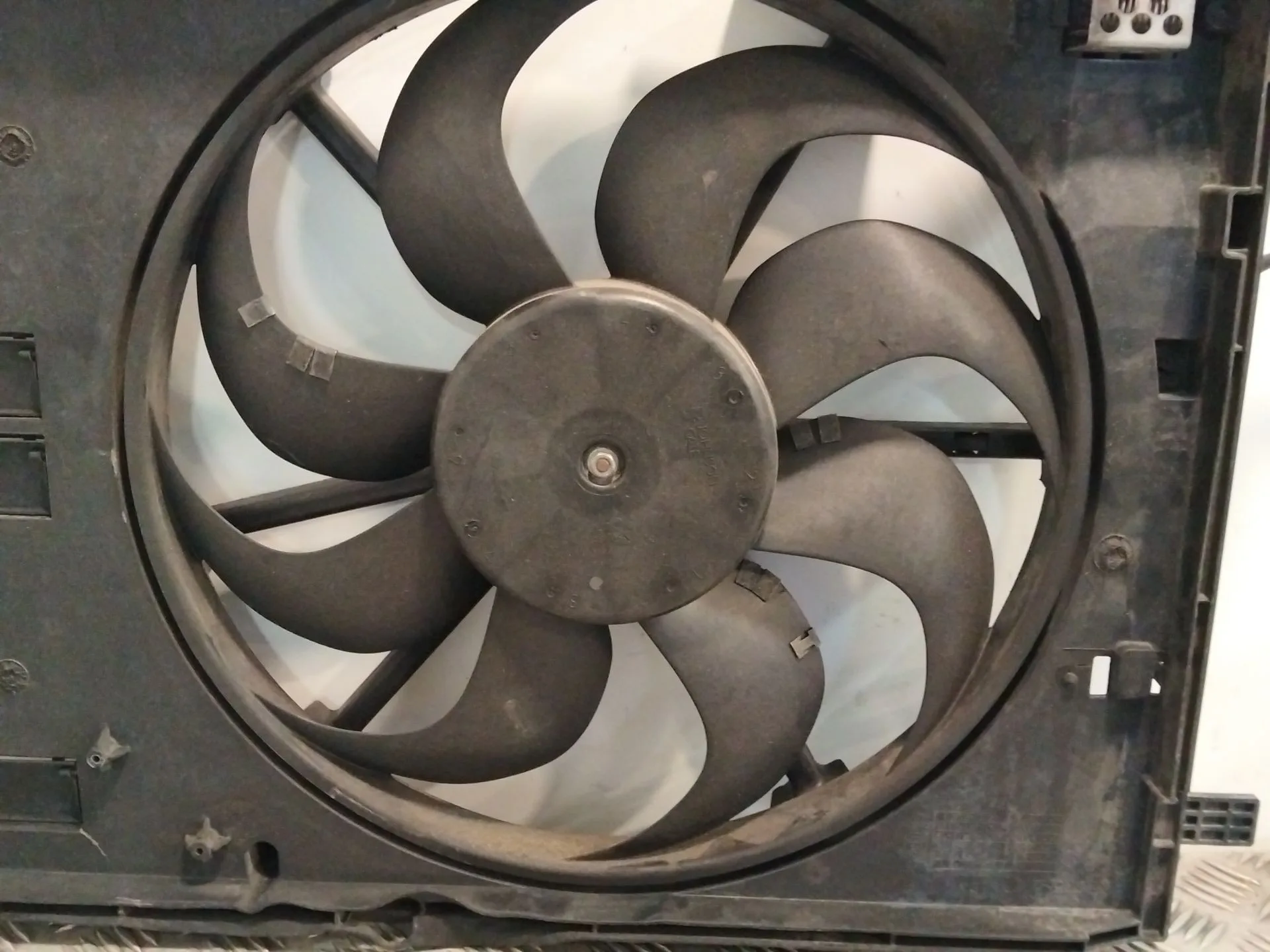 Electroventilador para Peugeot 3008 Ii Suv (Mc_, Mr_, Mj_, M4_)