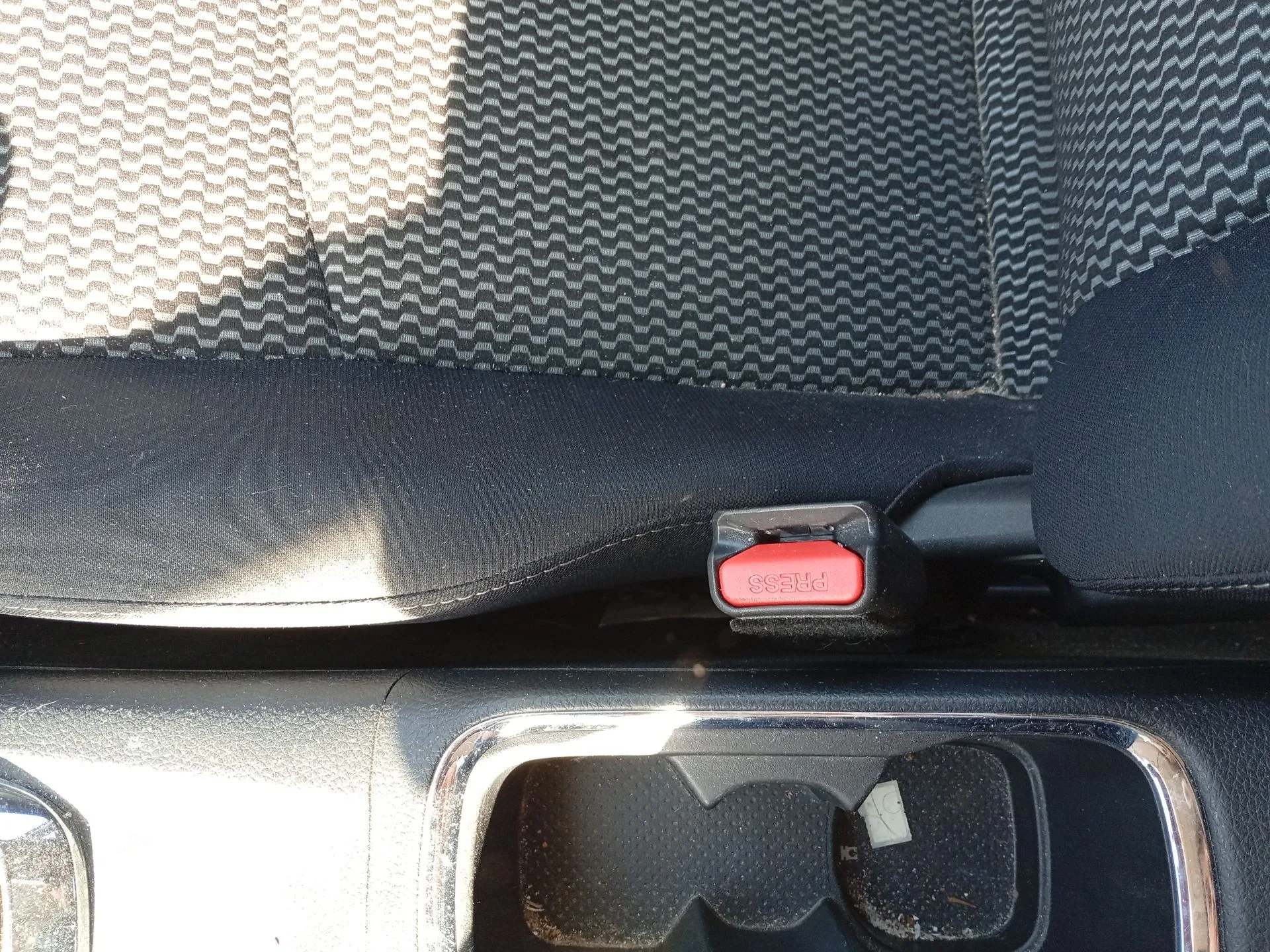 Enganche Cinturon Delantero Derecho para Nissan Pulsar Hatchback (C13)