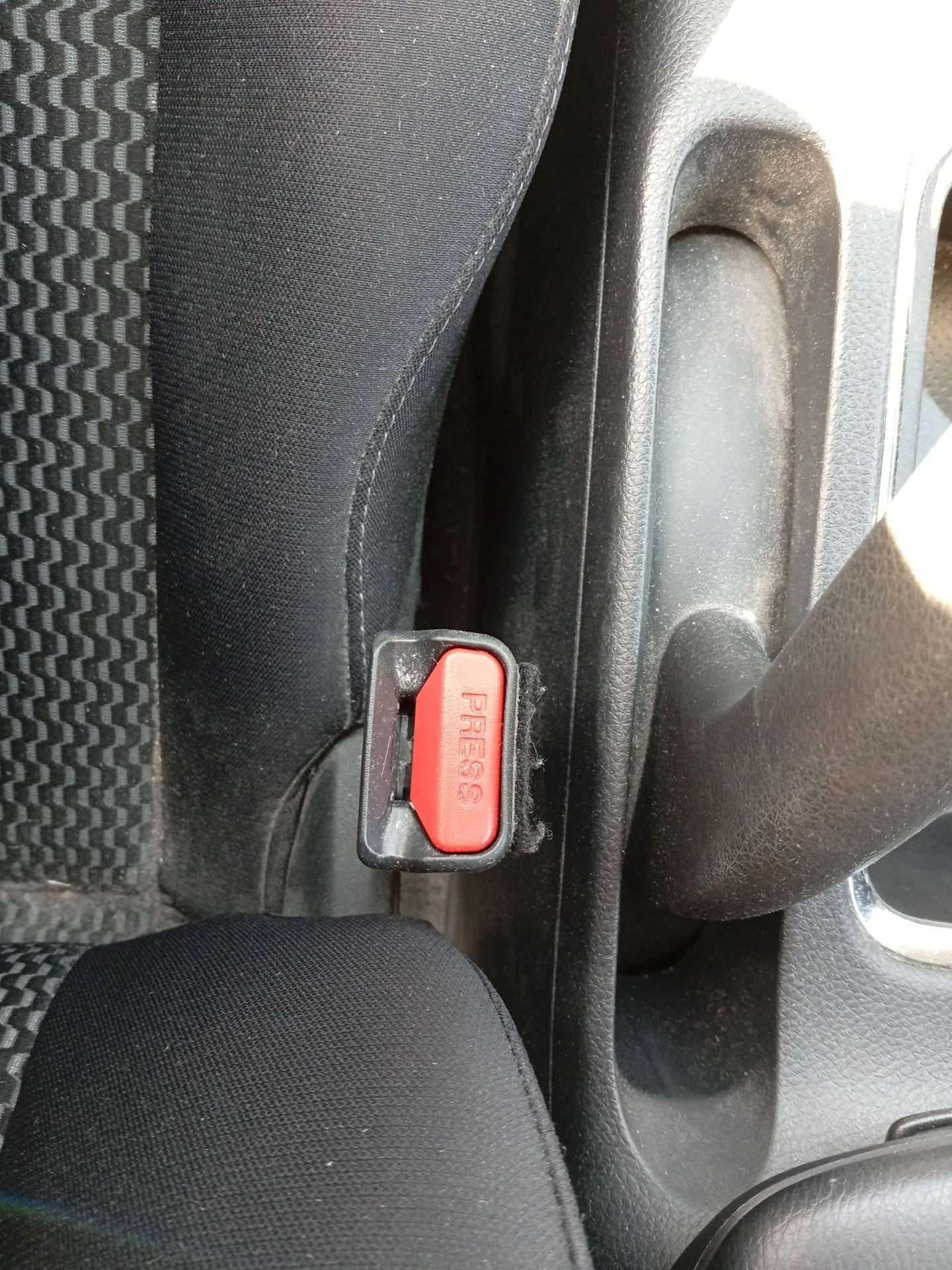 Enganche Cinturon Delantero Izquierdo para Nissan Pulsar Hatchback (C13)