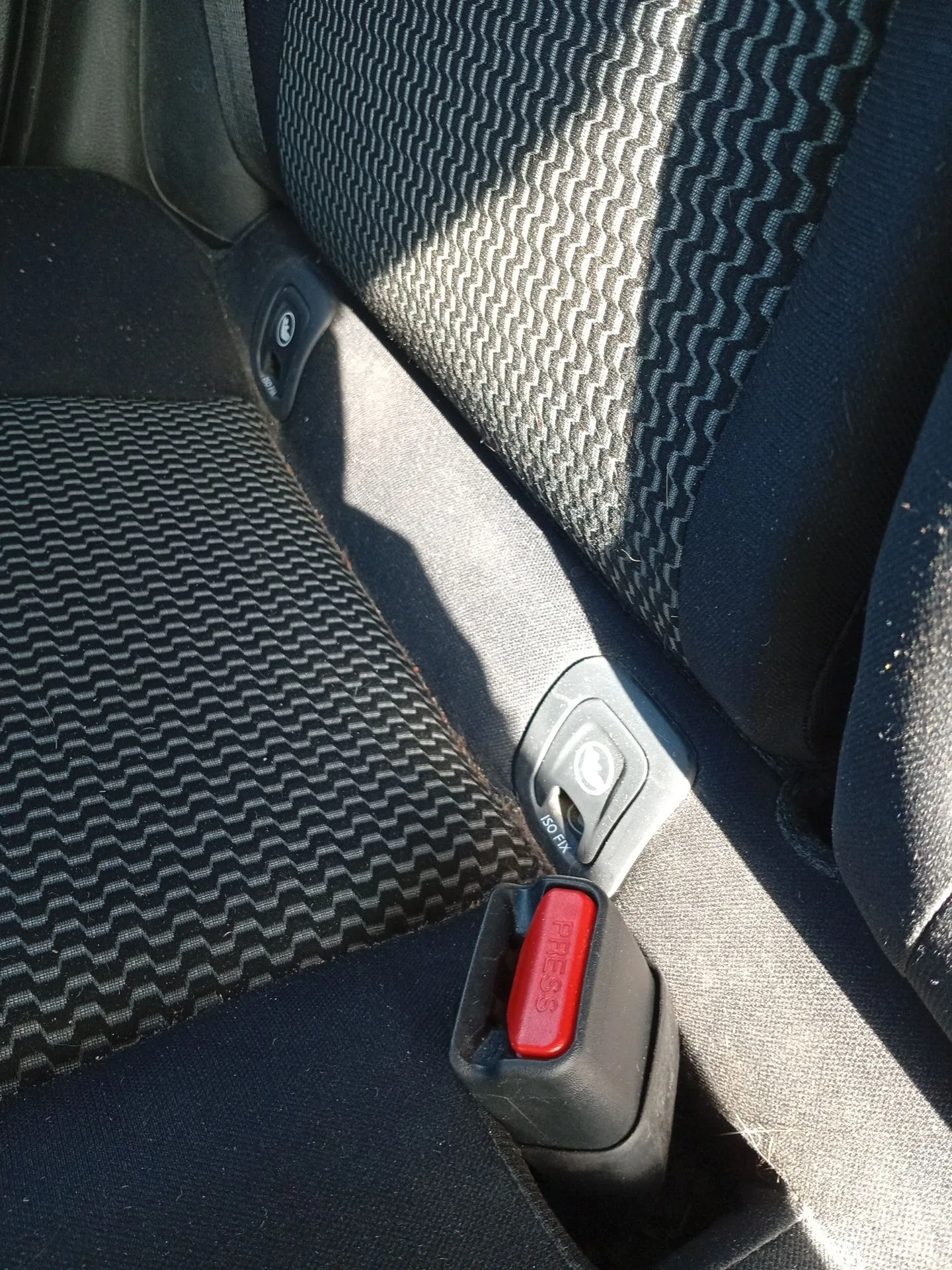 Enganche Cinturon Trasero Derecho para Nissan Pulsar Hatchback (C13)
