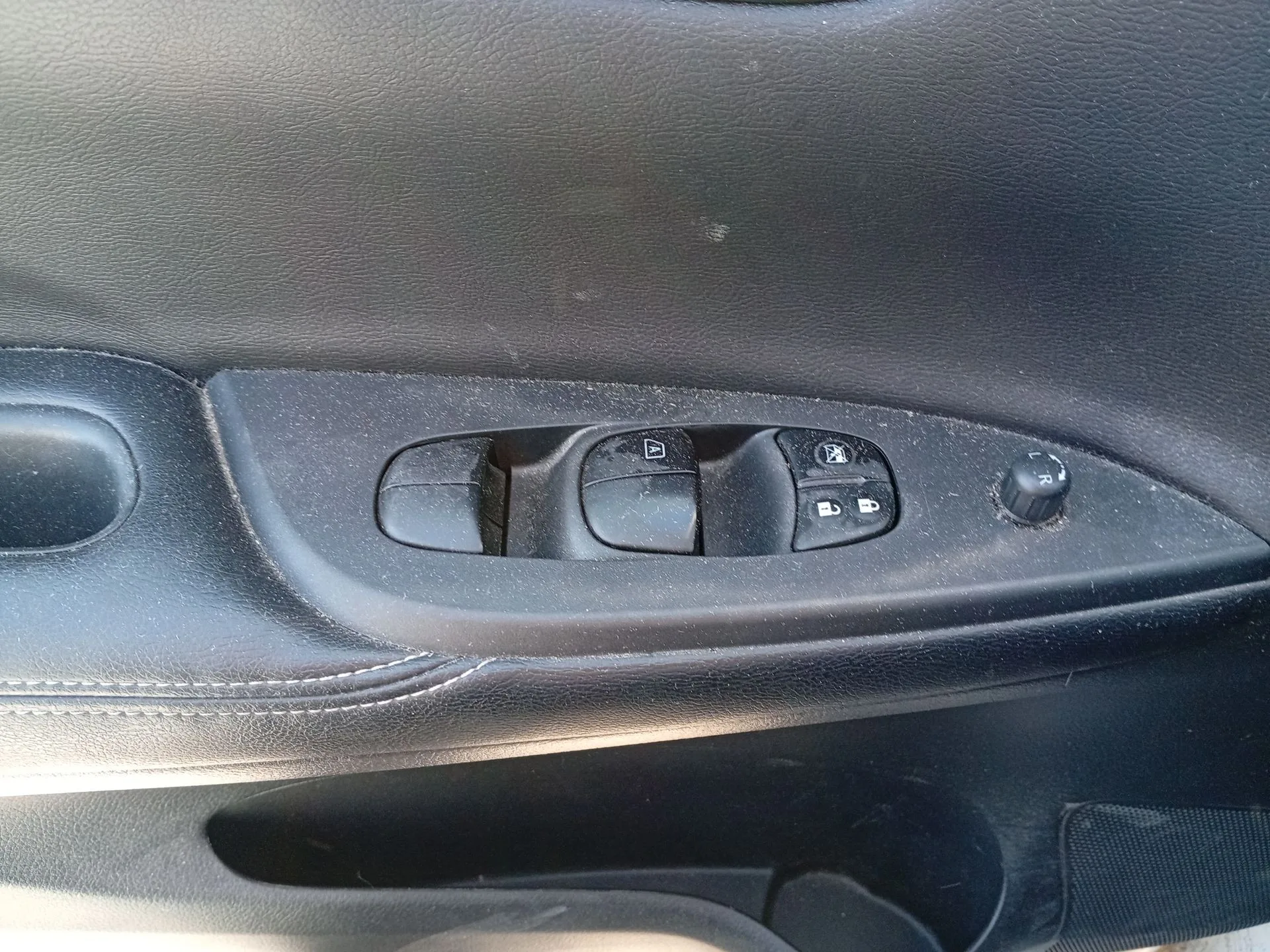 Mando Elevalunas Delantero Izquierdo para Nissan Pulsar Hatchback (C13)