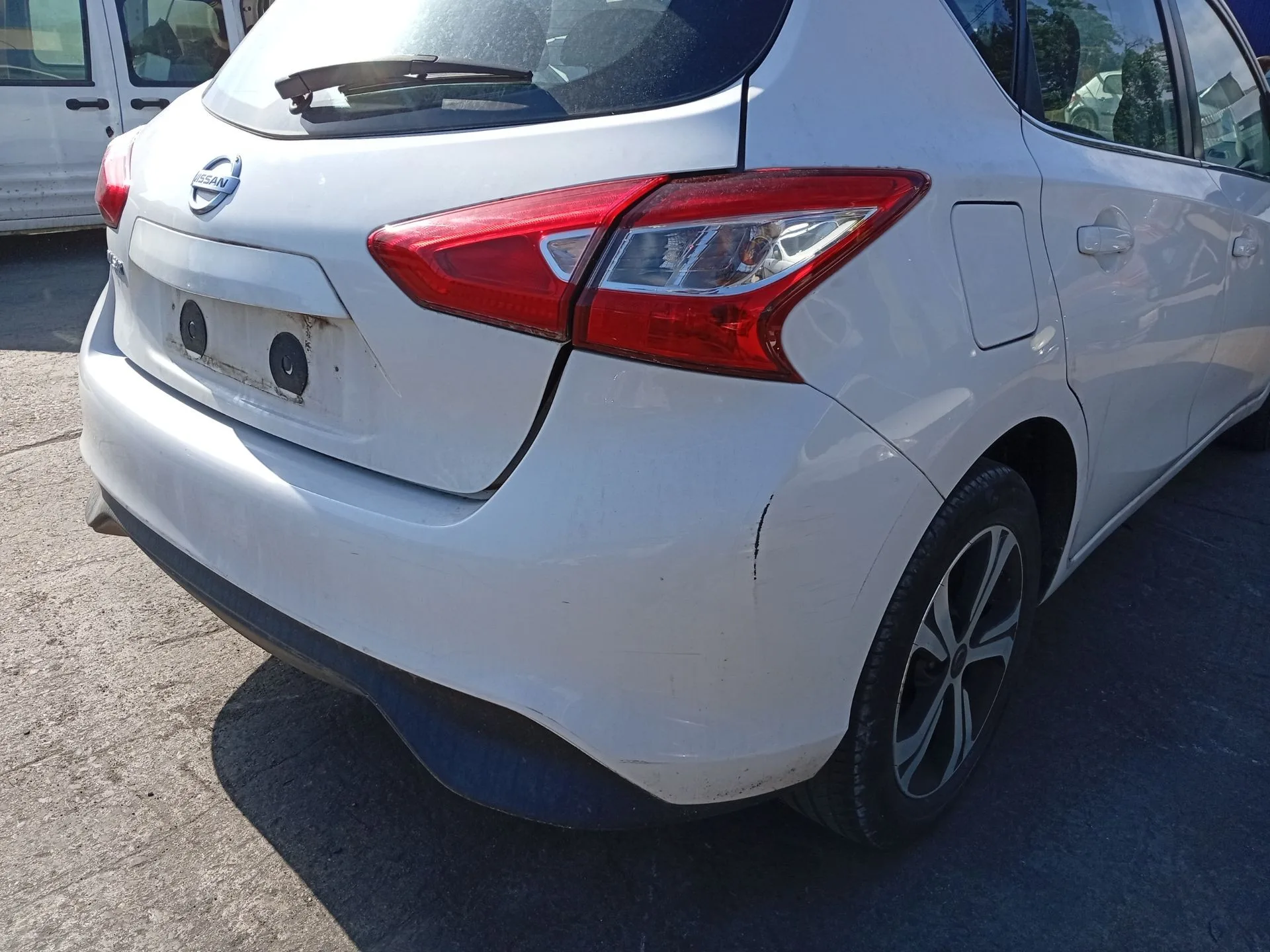 Paragolpes Trasero para Nissan Pulsar Hatchback (C13)