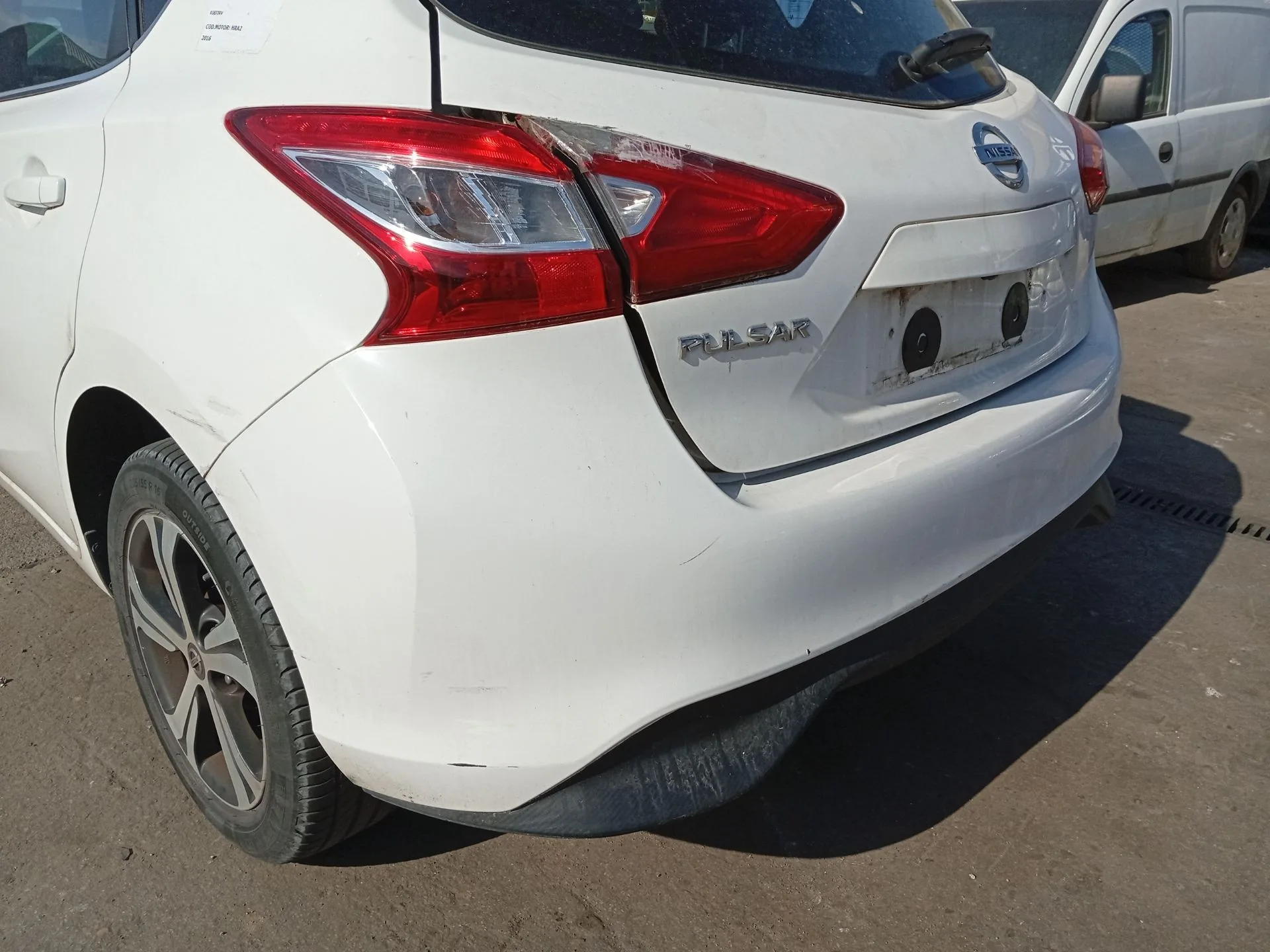 Paragolpes Trasero para Nissan Pulsar Hatchback (C13)