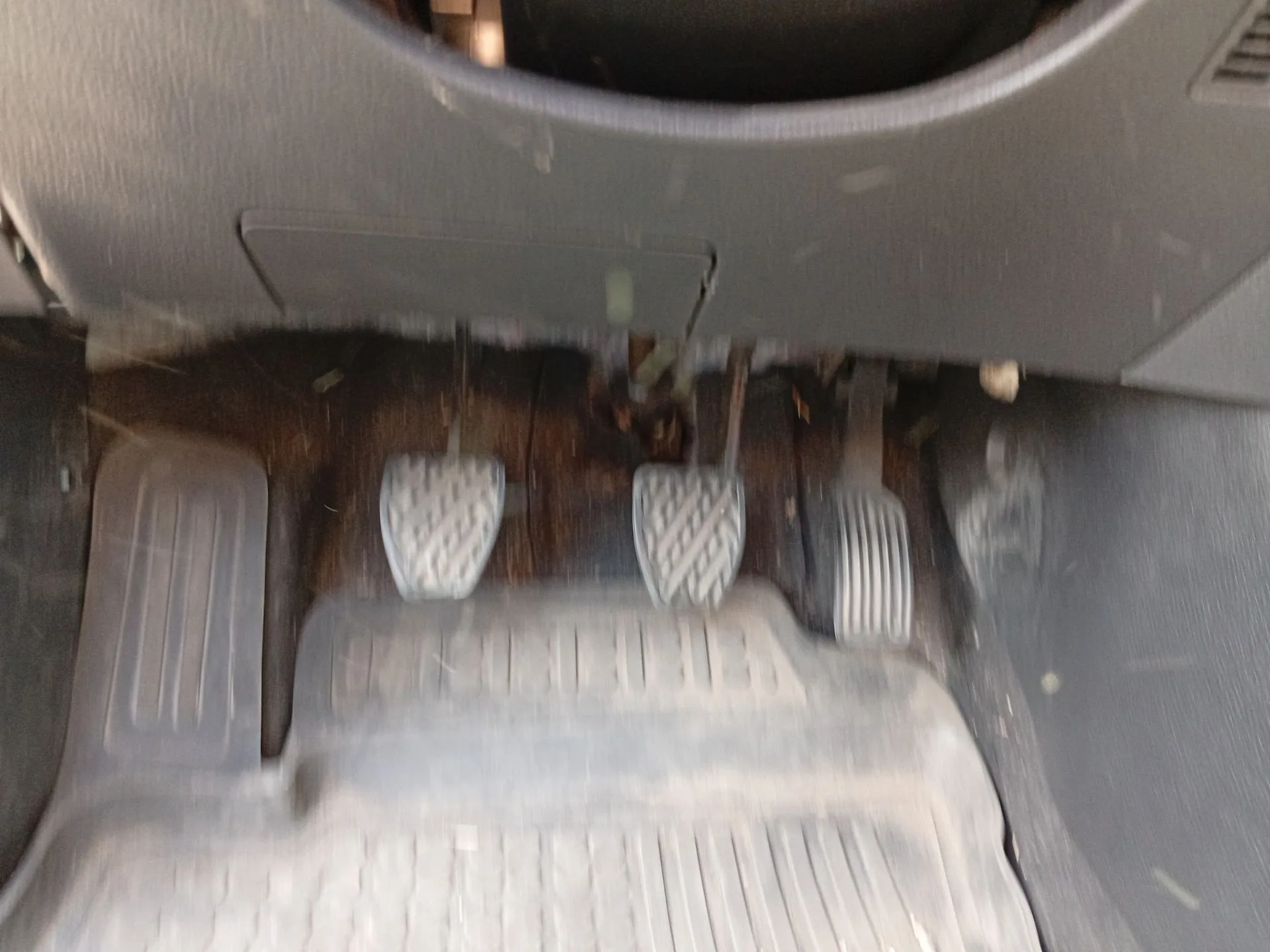 Pedal Freno para Nissan Pulsar Hatchback (C13)