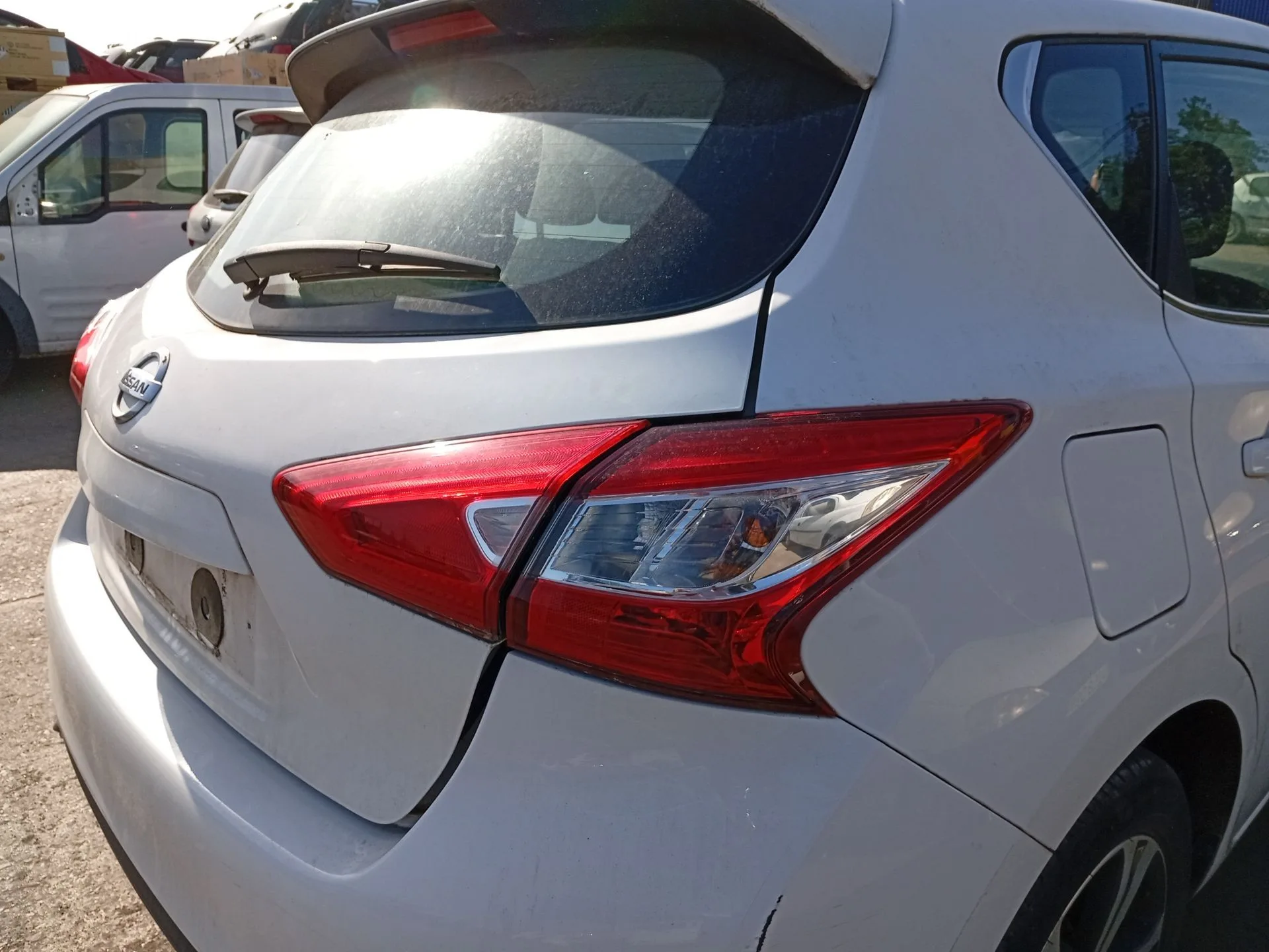 Piloto Trasero Derecho para Nissan Pulsar Hatchback (C13)