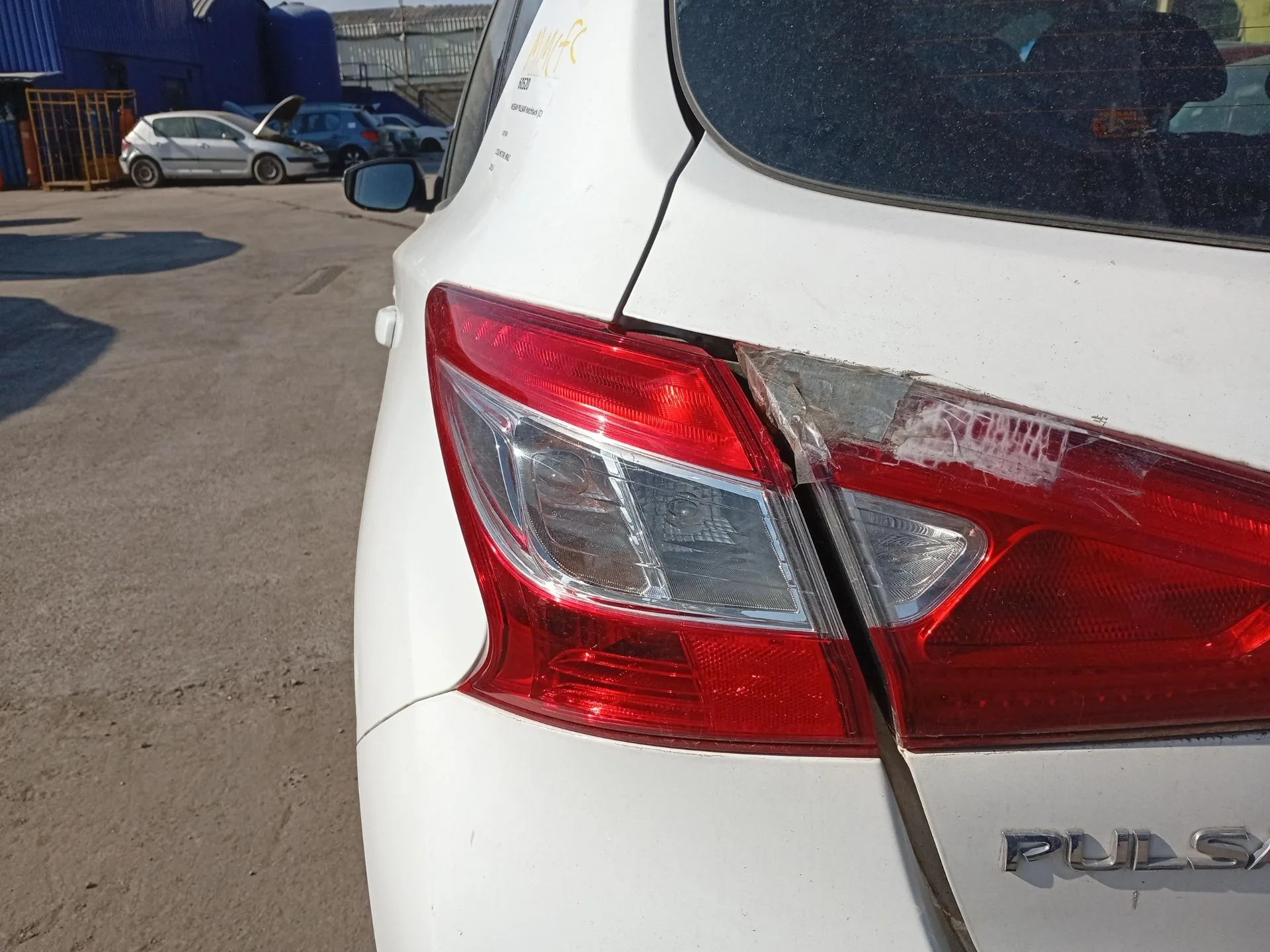 Piloto Trasero Izquierdo para Nissan Pulsar Hatchback (C13)