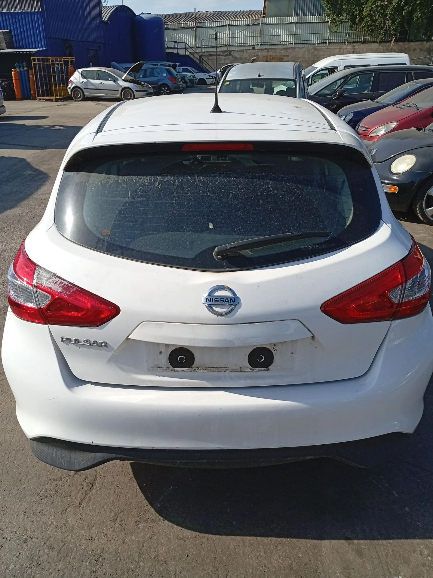 Porton Trasero para Nissan Pulsar Hatchback (C13)