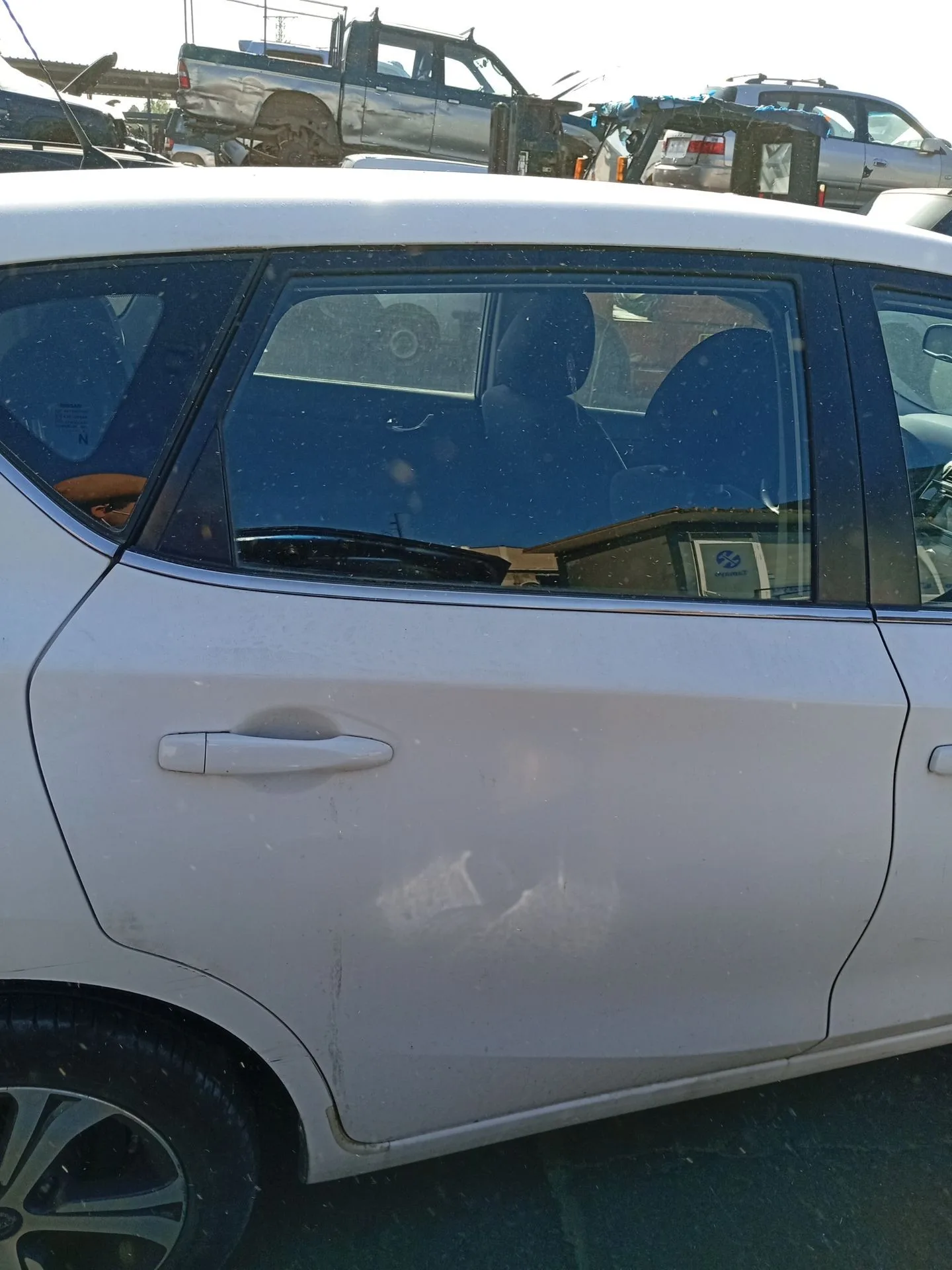 Puerta Trasera Derecha para Nissan Pulsar Hatchback (C13)