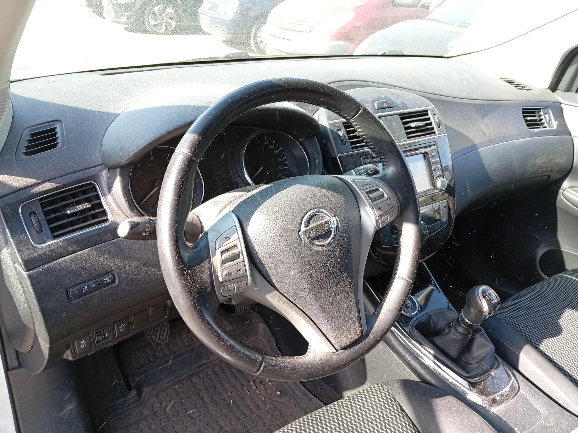 Volante para Nissan Pulsar Hatchback (C13)