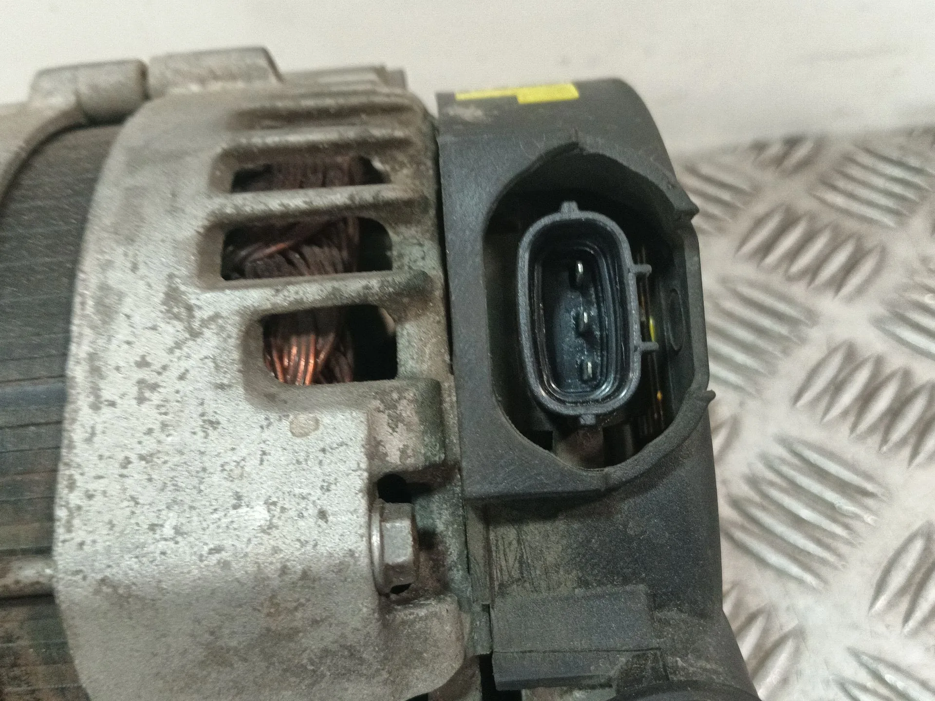 Alternador para Kia Carens Iv