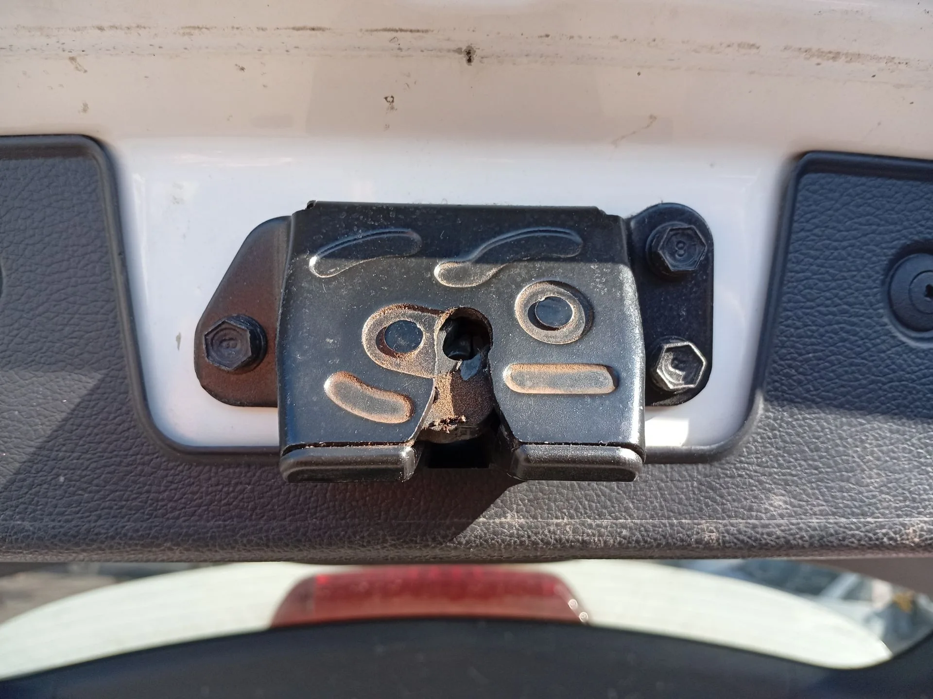 Cerradura Maletero / Porton para Kia Carens Iv