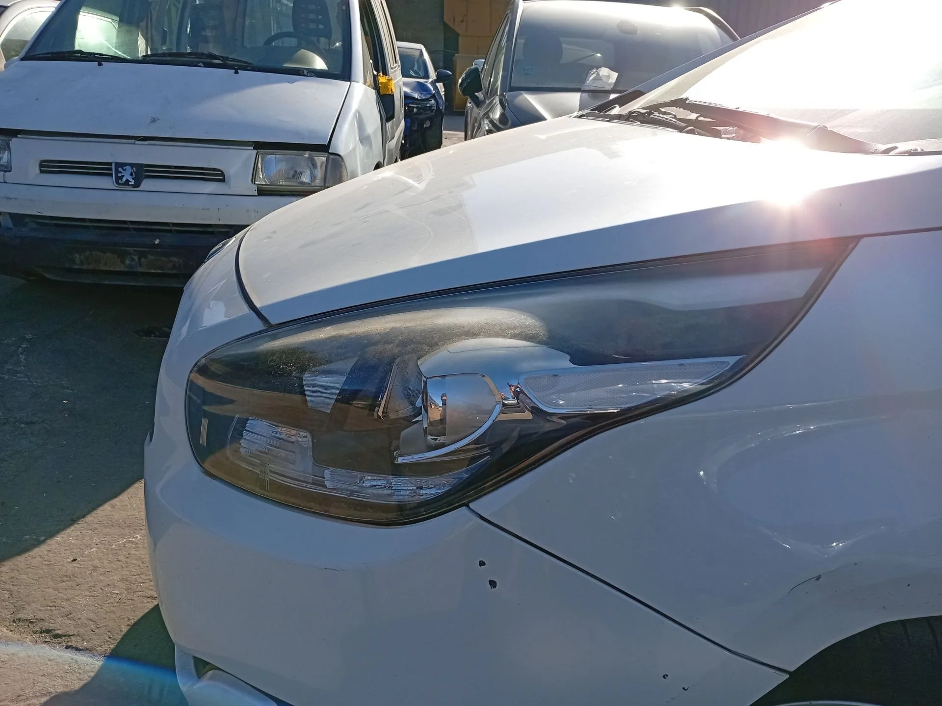 Faro Izquierdo para Kia Carens Iv