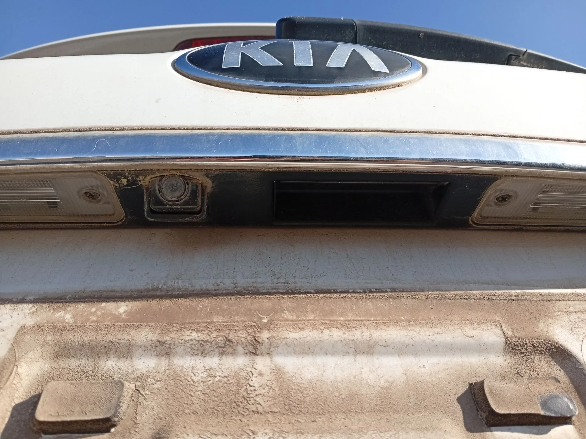 Maneta Exterior Porton para Kia Carens Iv