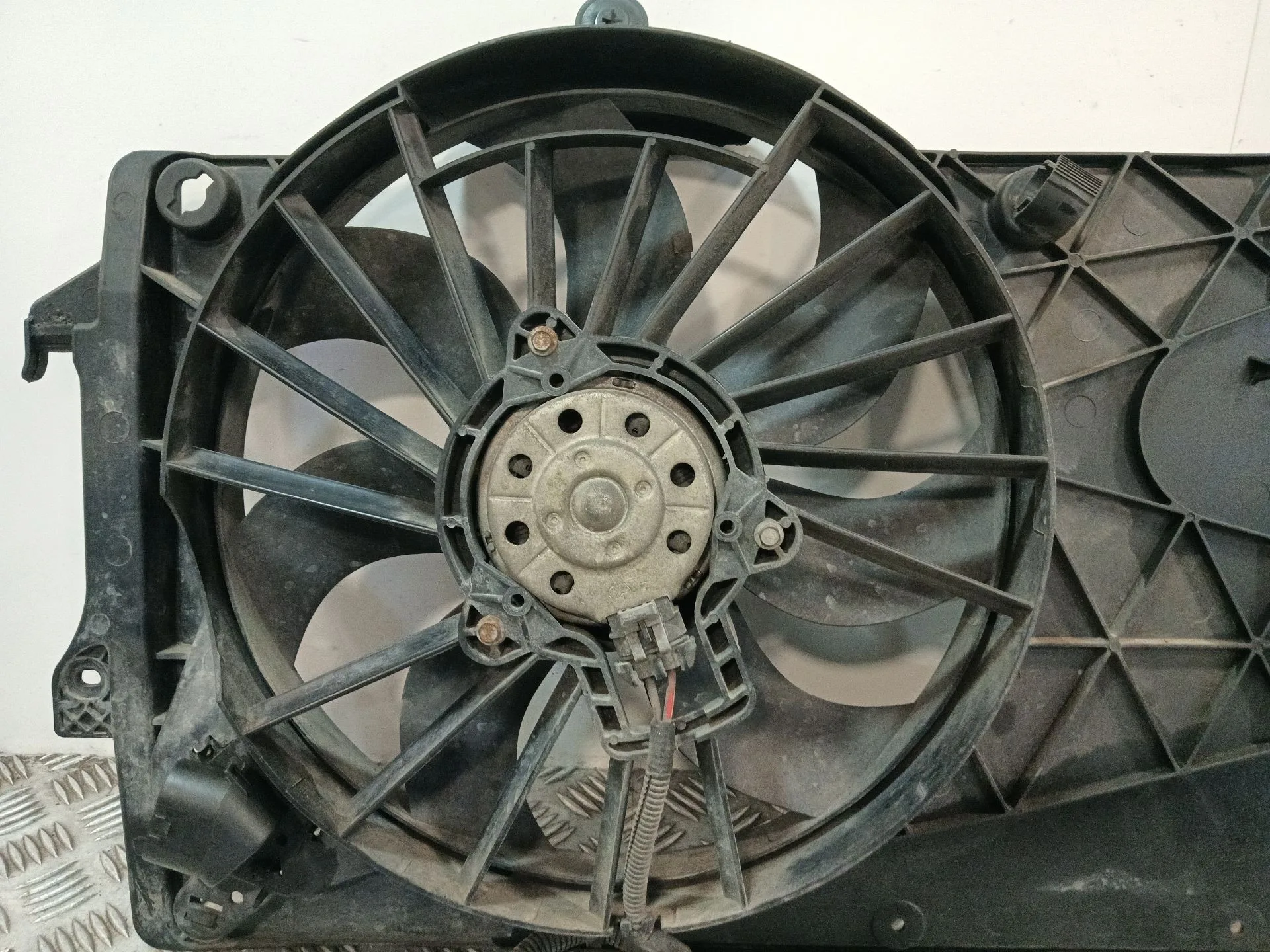 Electroventilador para Opel Meriva A Monospace (X03)