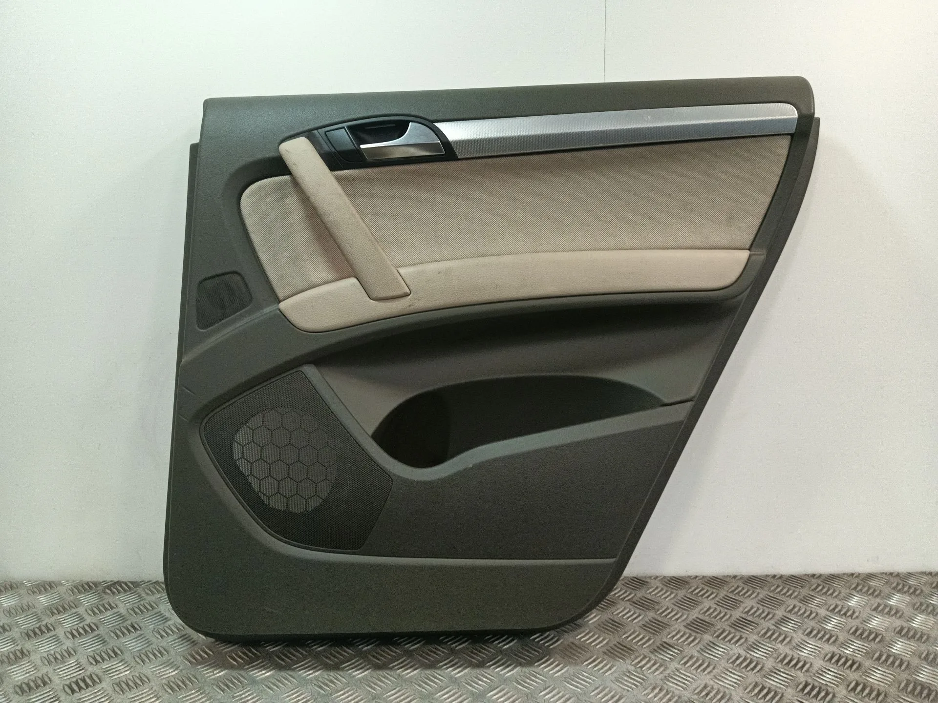 Guarnecido Puerta Trasera Derecha para Audi Q7 (4Lb)