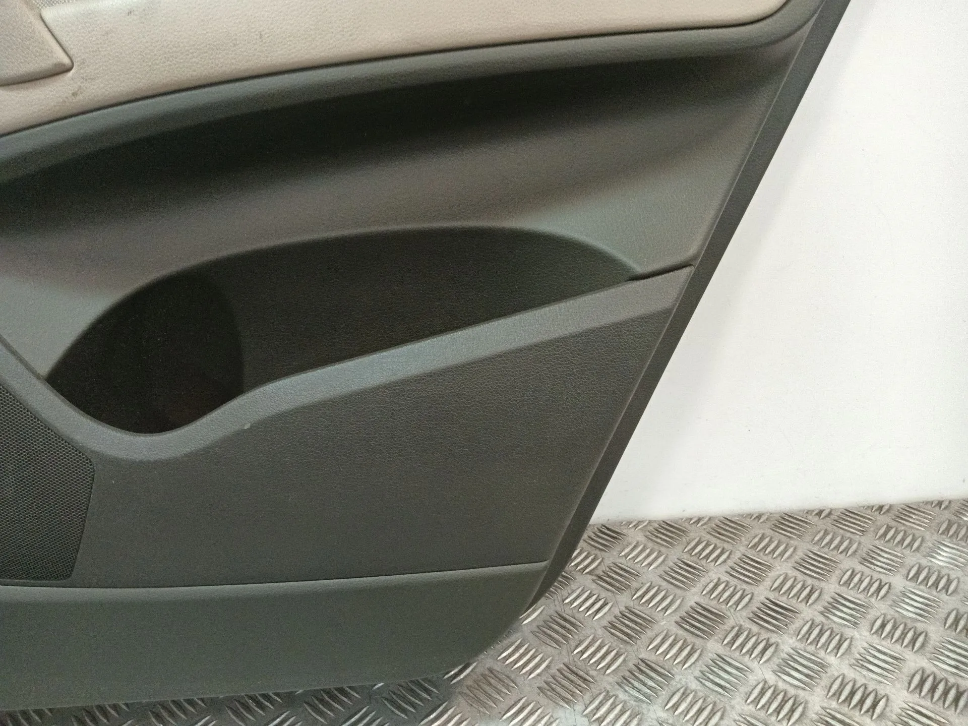 Guarnecido Puerta Trasera Derecha para Audi Q7 (4Lb)