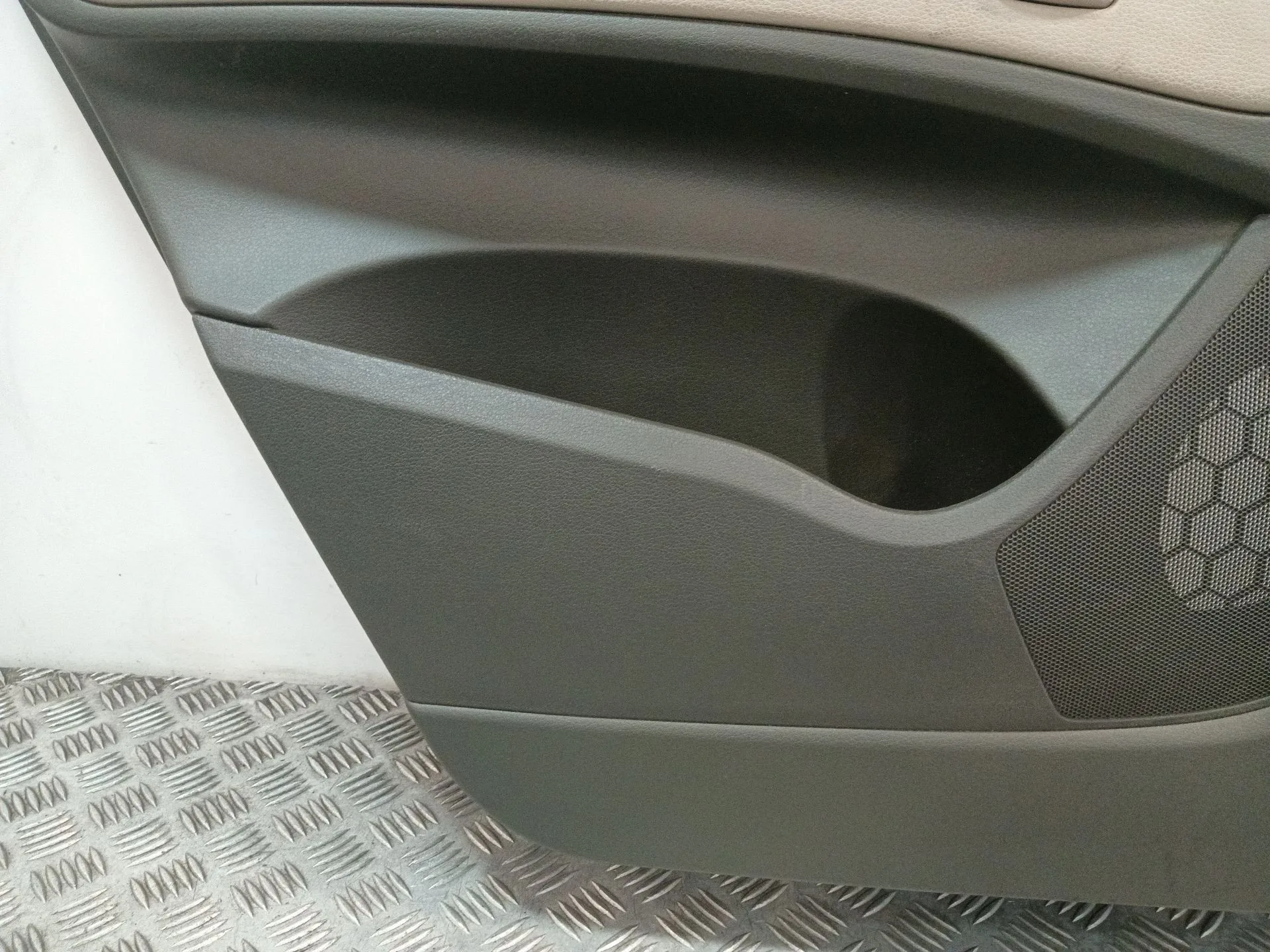 Guarnecido Puerta Trasera Izquierda para Audi Q7 (4Lb)