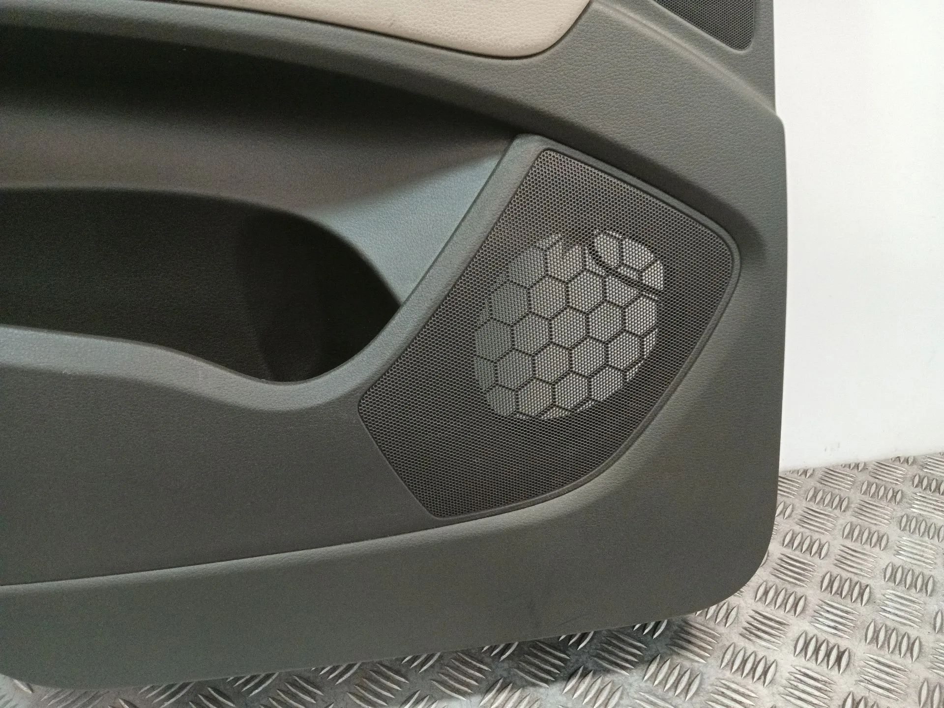 Guarnecido Puerta Trasera Izquierda para Audi Q7 (4Lb)