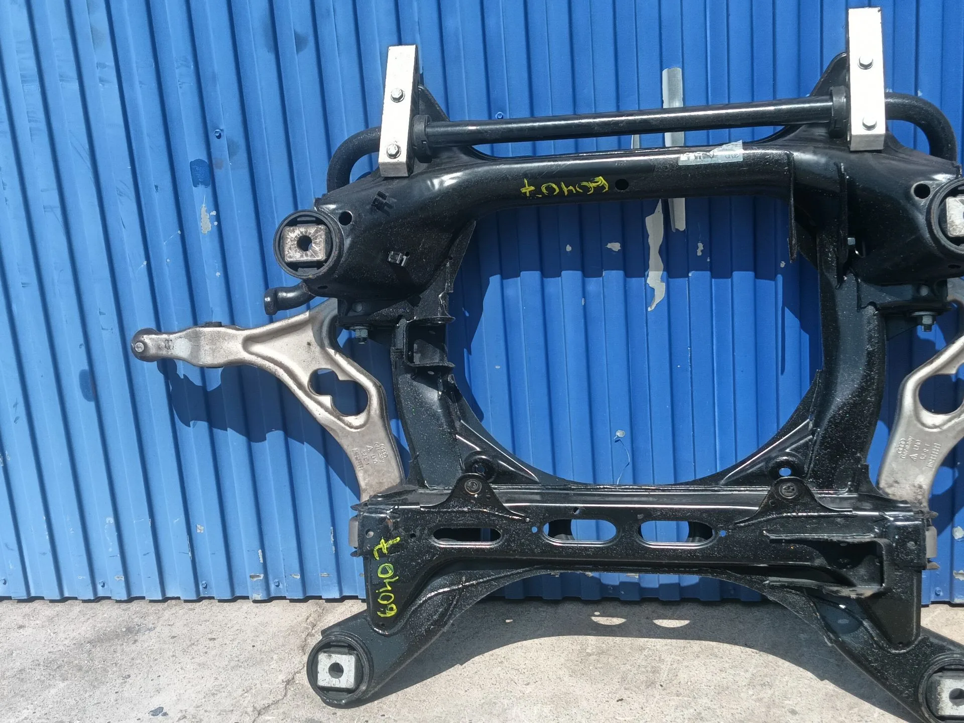 Puente Delantero para Audi Q7 (4Lb)