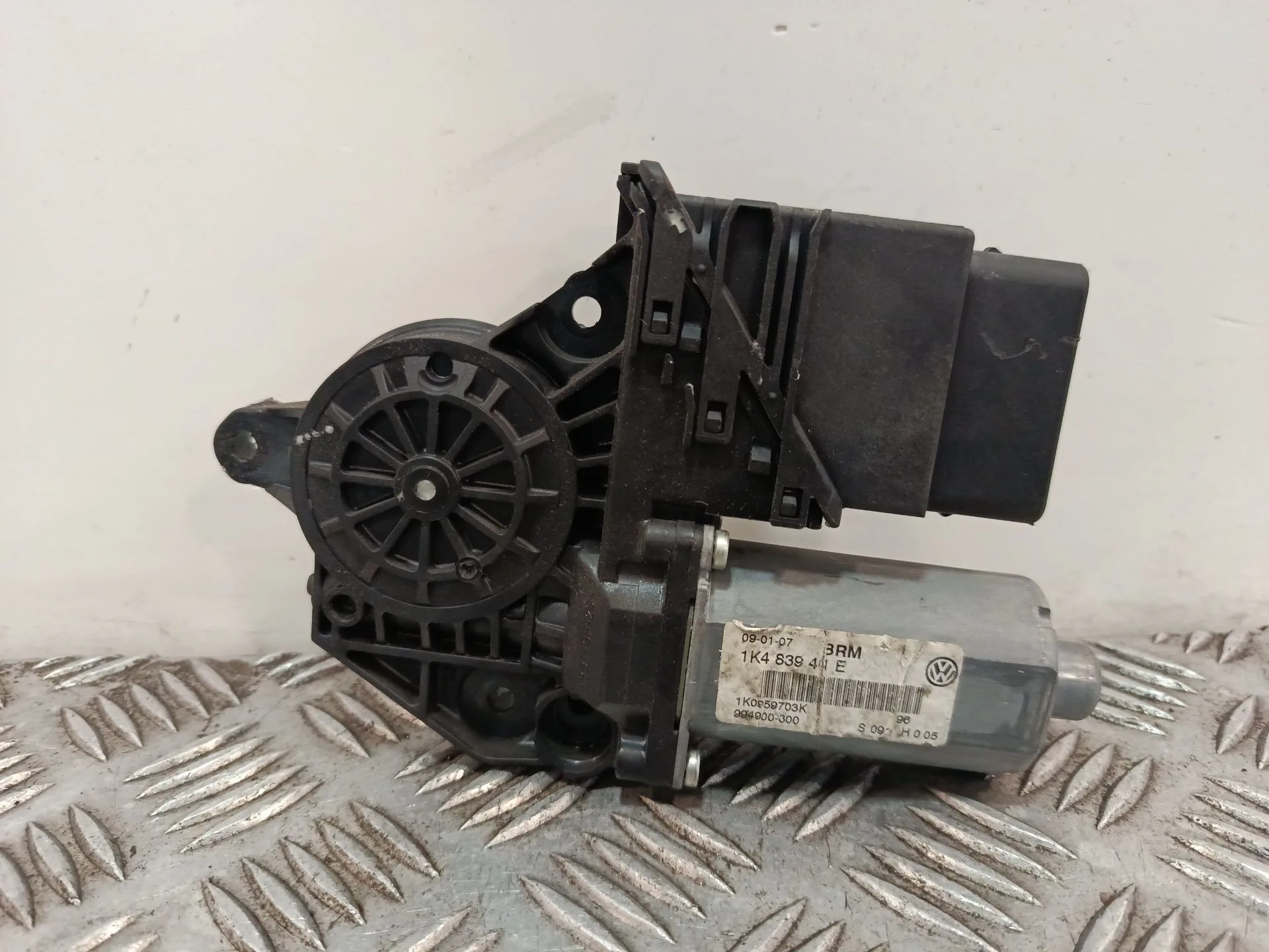 Motor Elevalunas Trasero Izquierdo para Volkswagen Golf V (1K1)