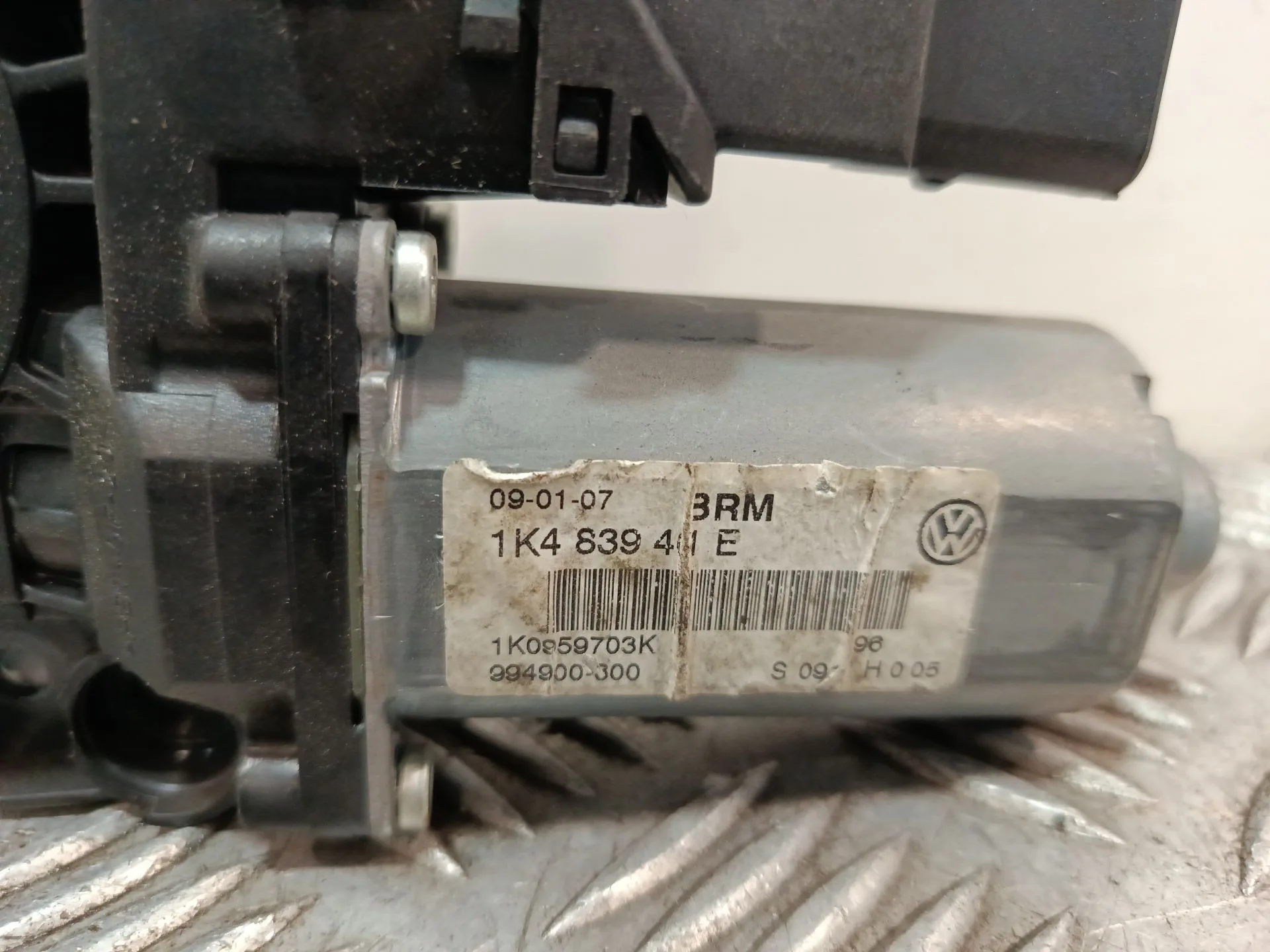 Motor Elevalunas Trasero Izquierdo para Volkswagen Golf V (1K1)