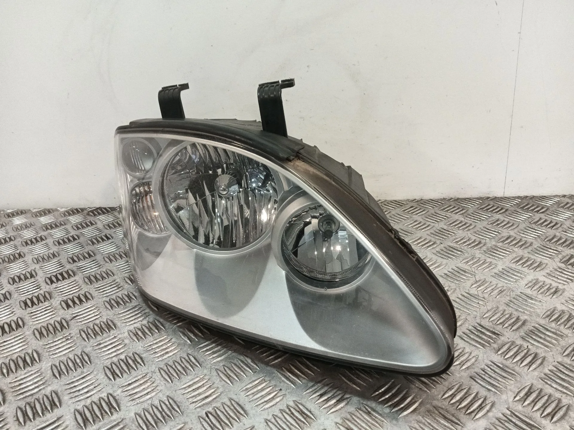 Faro Derecho para Ssangyong Rodius I