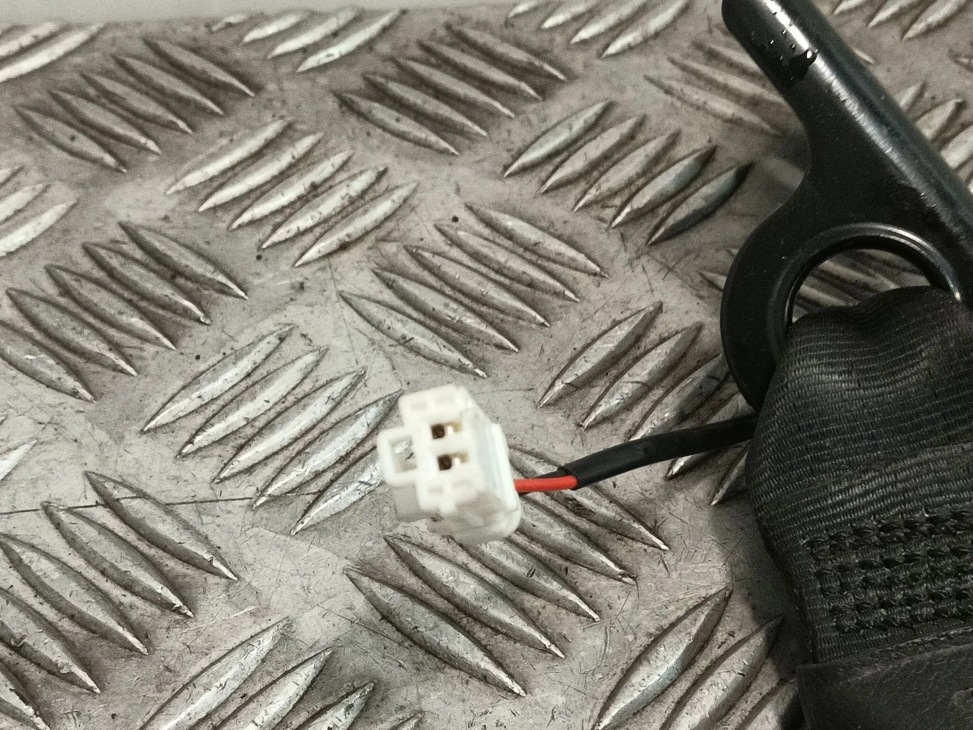 Enganche Cinturon Trasero Izquierdo para Citroën C4 Cactus