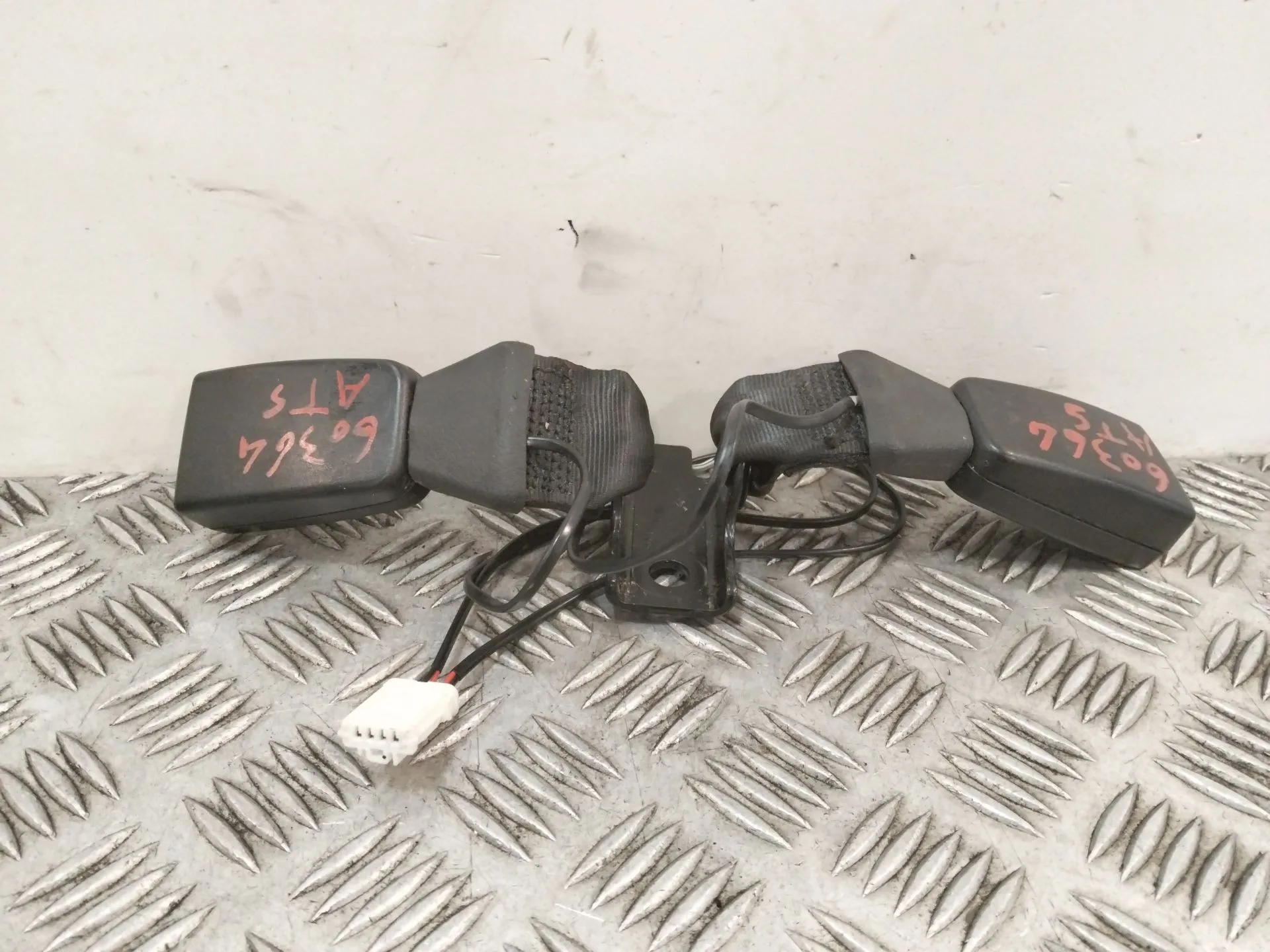 Enganche Cinturon Trasero Central para Citroën C4 Cactus