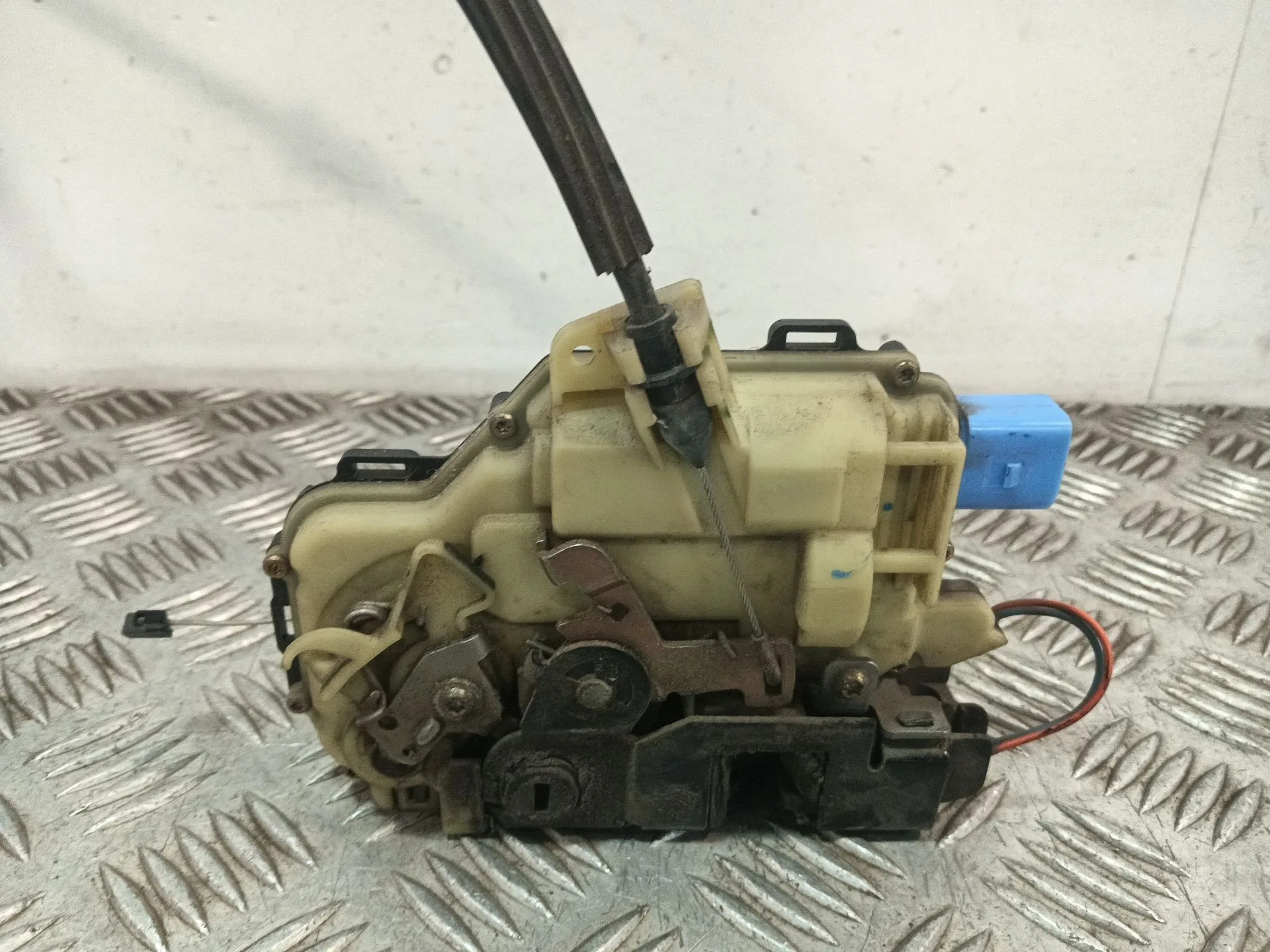 Cerradura Puerta Trasera Izquierda para Seat Ibiza Iii (6L1)