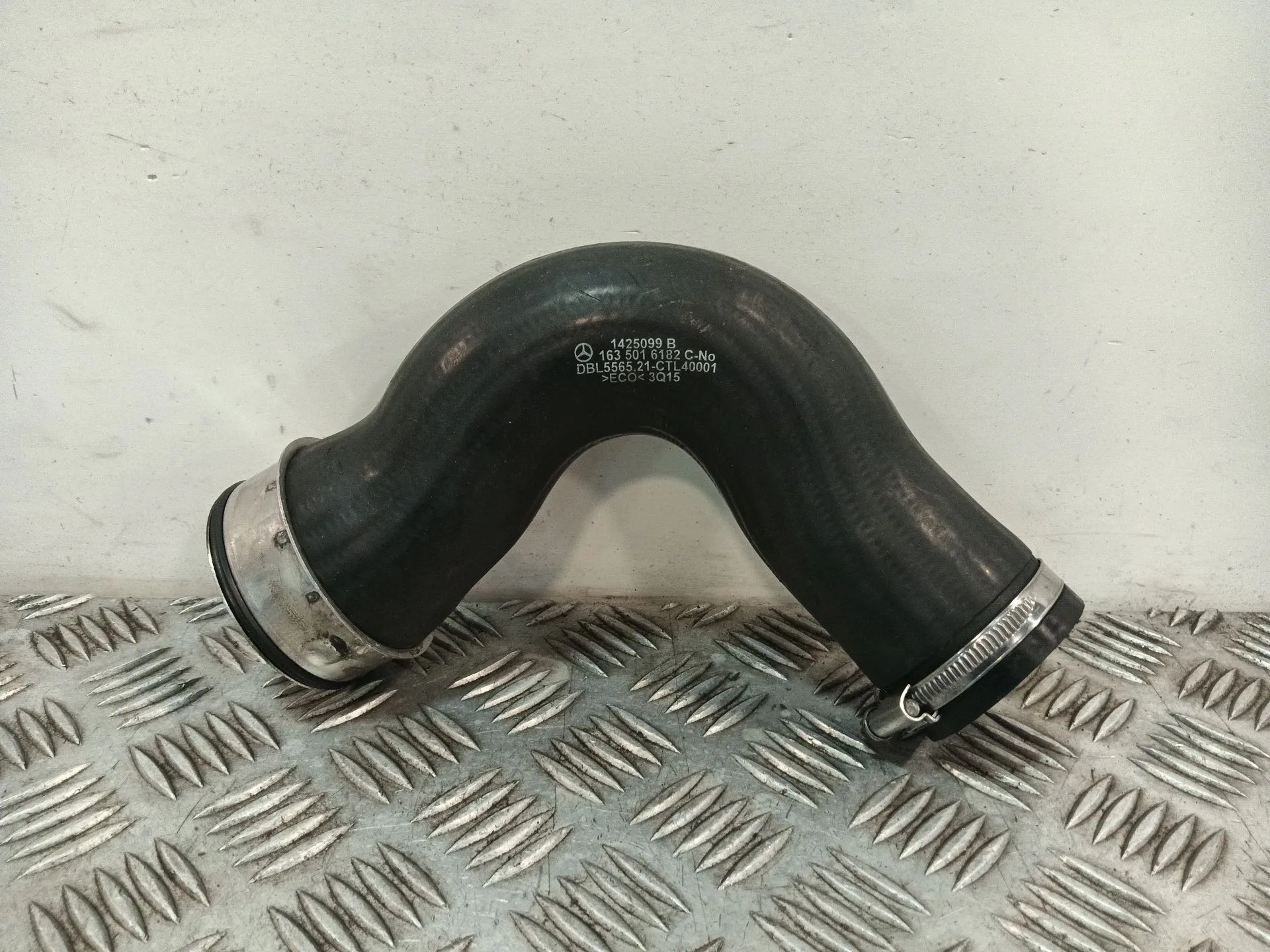 Tubo para Mercedes-Benz Clase M (W163)