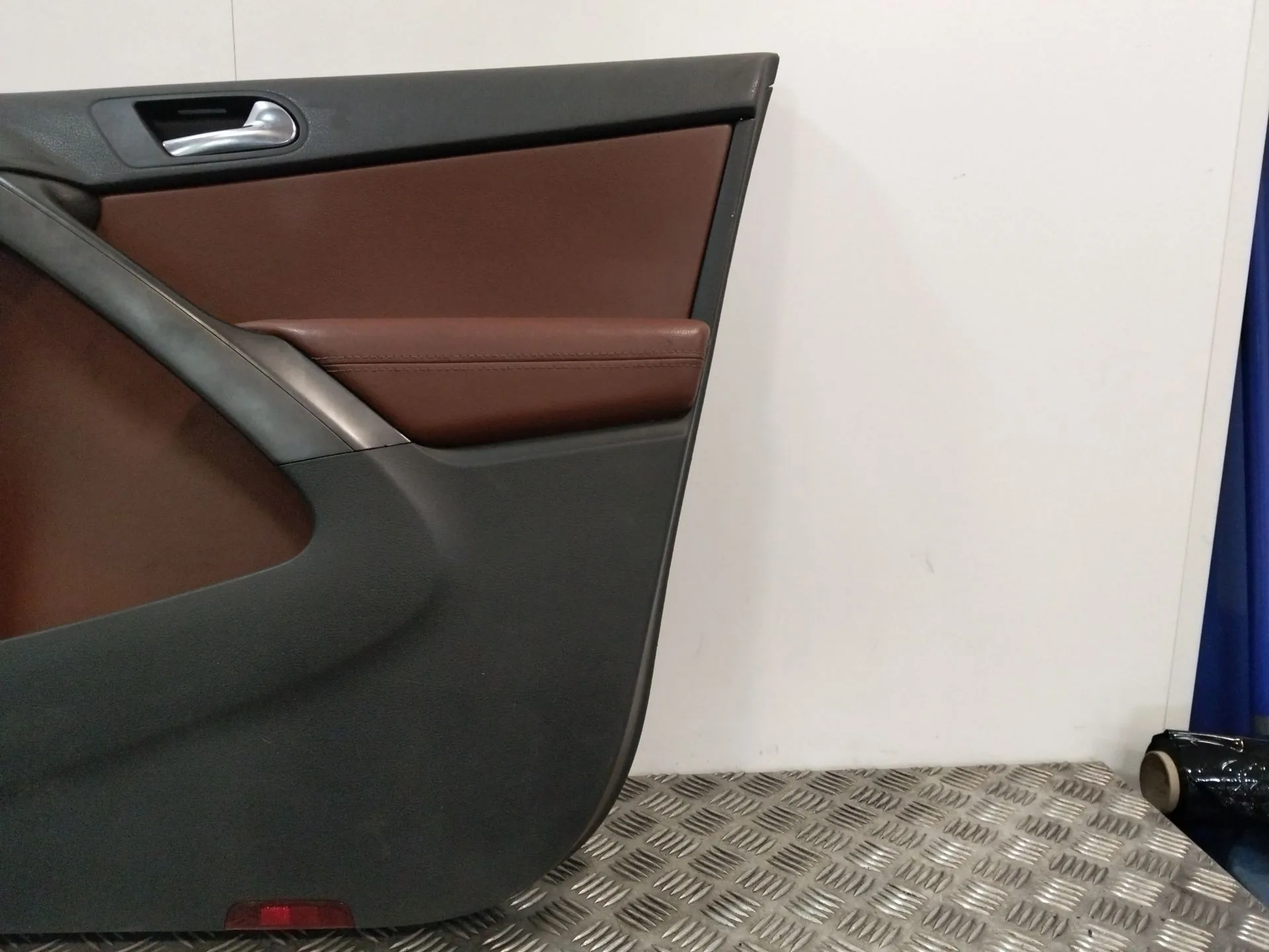 Guarnecido Puerta Delantera Derecha para Volkswagen Tiguan (5N_)