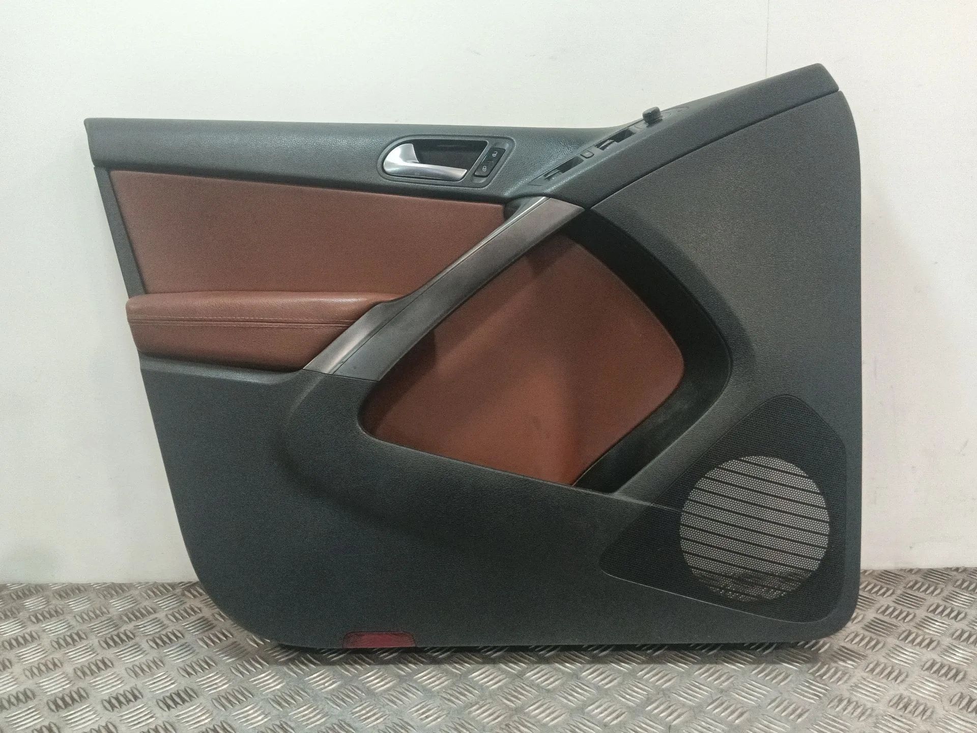 Guarnecido Puerta Delantera Izquierda para Volkswagen Tiguan (5N_)
