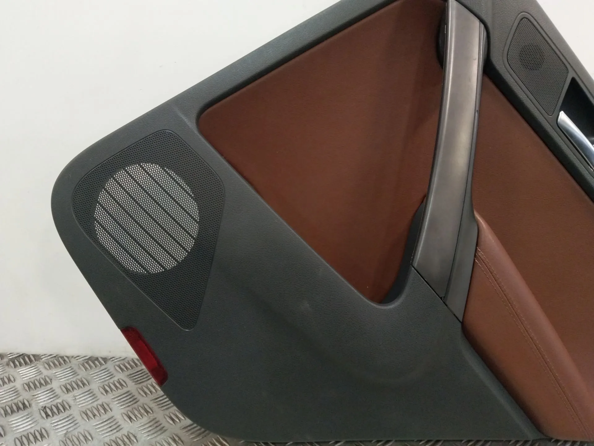 Guarnecido Puerta Trasera Derecha para Volkswagen Tiguan (5N_)