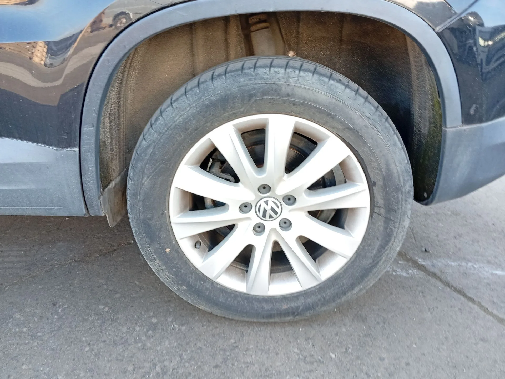 Mangueta Trasera Izquierda para Volkswagen Tiguan (5N_)