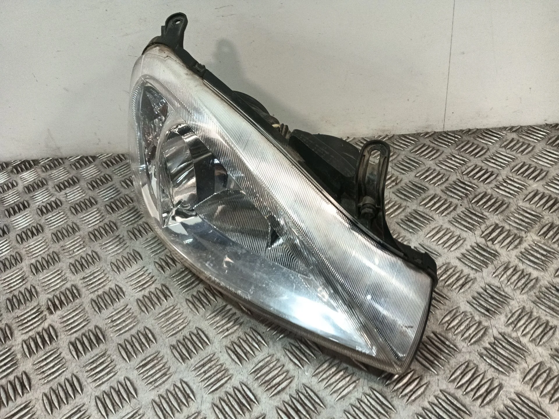 Faro Derecho para Opel Corsa C (X01)